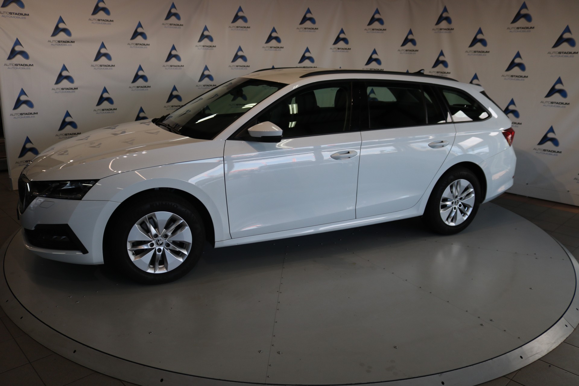 SKODA Octavia Combi 2.0 TDI DSG Ambition 4x4-image-16