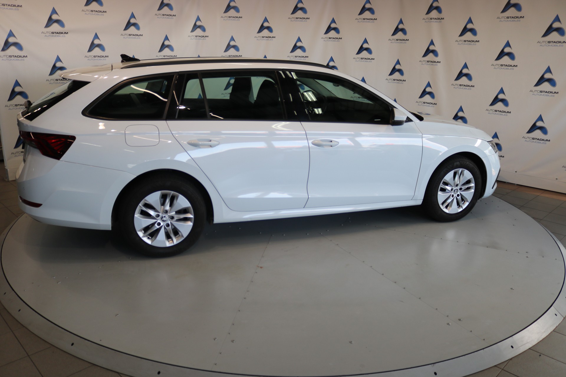 SKODA Octavia Combi 2.0 TDI DSG Ambition 4x4-image-29