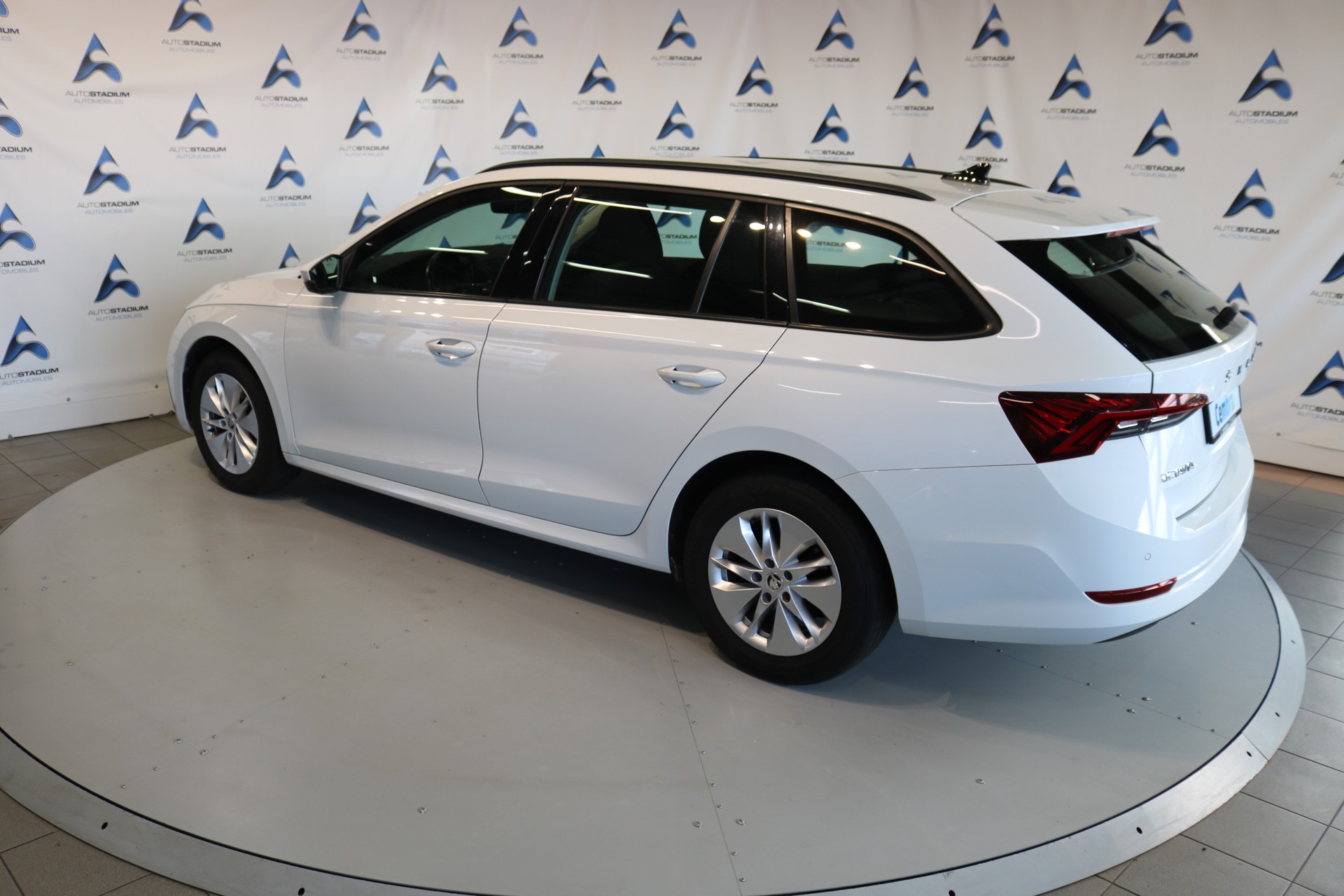 SKODA Octavia Combi 2.0 TDI DSG Ambition 4x4-image-21