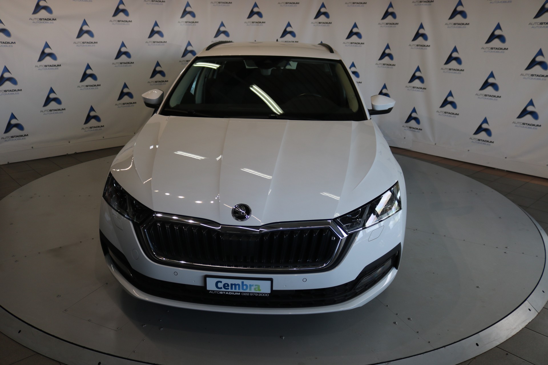 SKODA Octavia Combi 2.0 TDI DSG Ambition 4x4-image-11