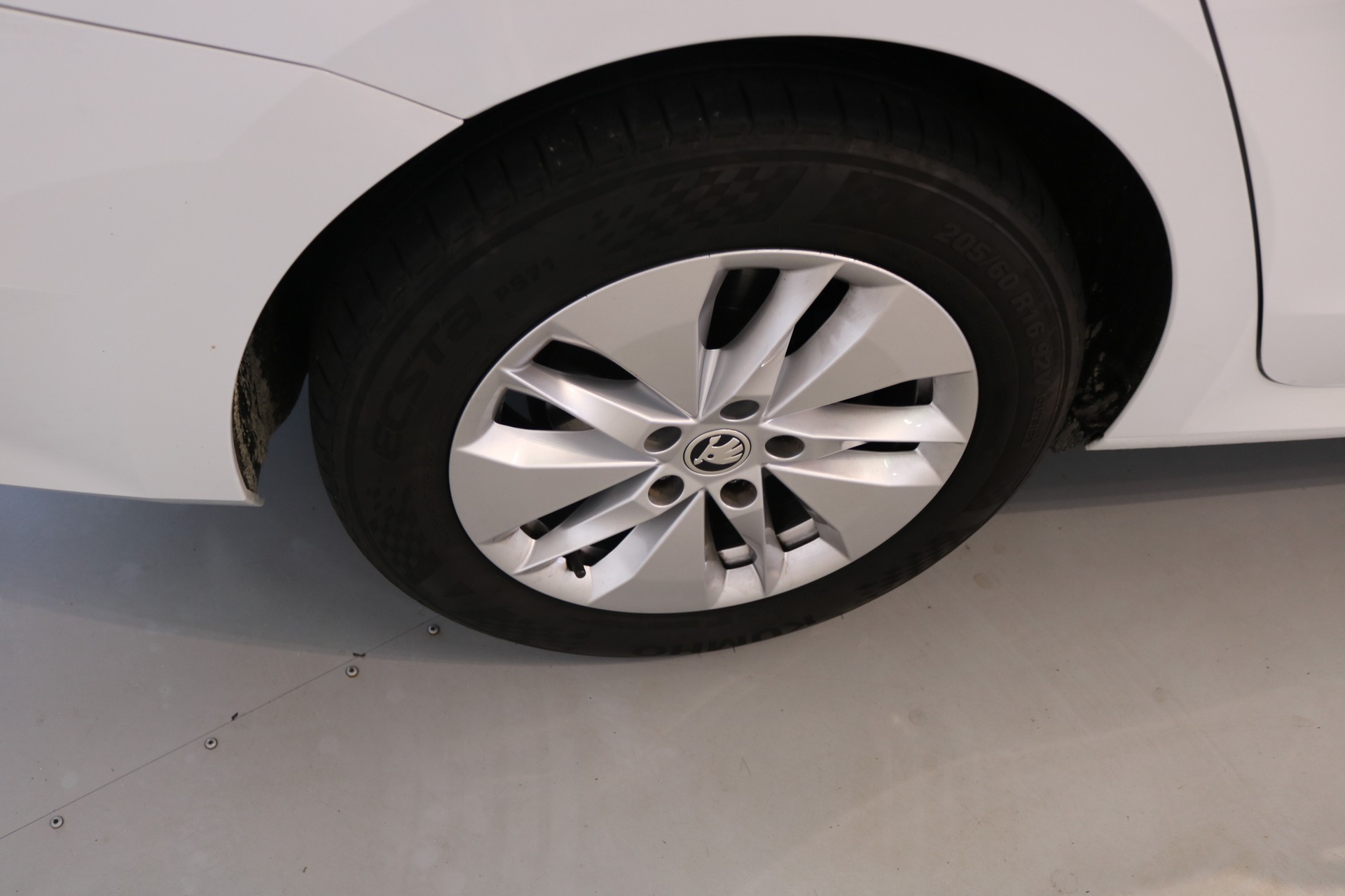 SKODA Octavia Combi 2.0 TDI DSG Ambition 4x4-image-36