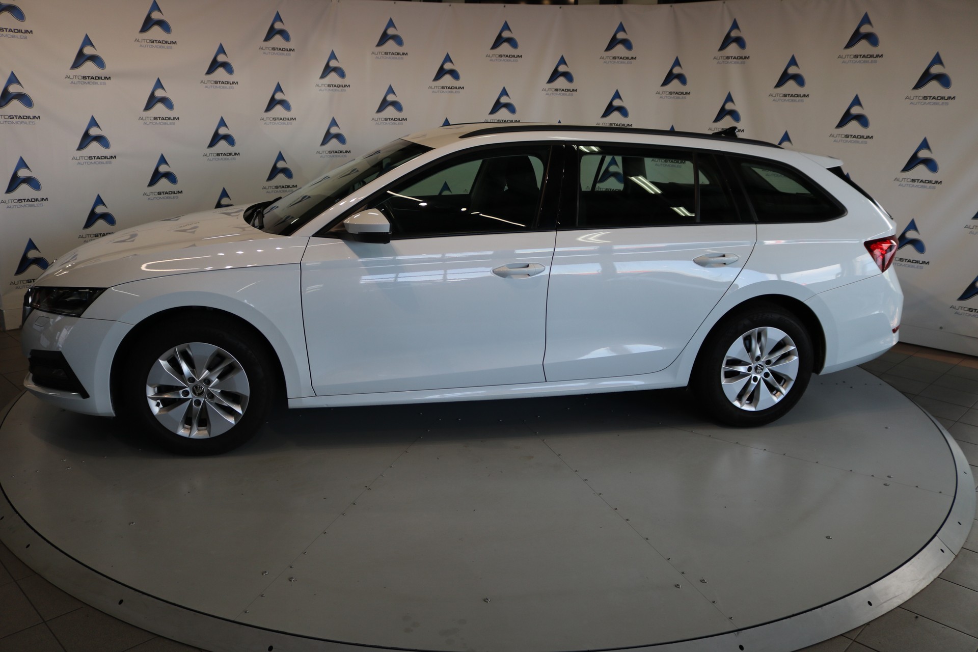 SKODA Octavia Combi 2.0 TDI DSG Ambition 4x4-image-17