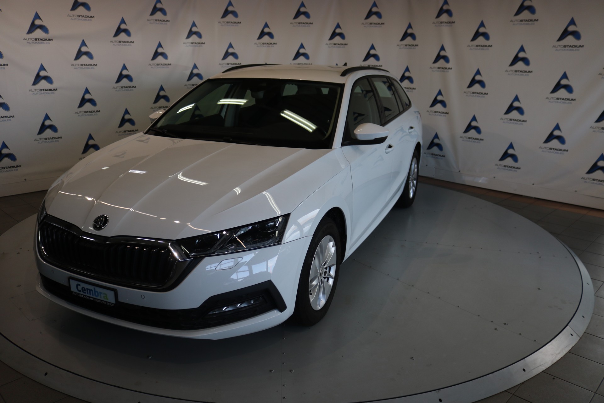 SKODA Octavia Combi 2.0 TDI DSG Ambition 4x4-image-13