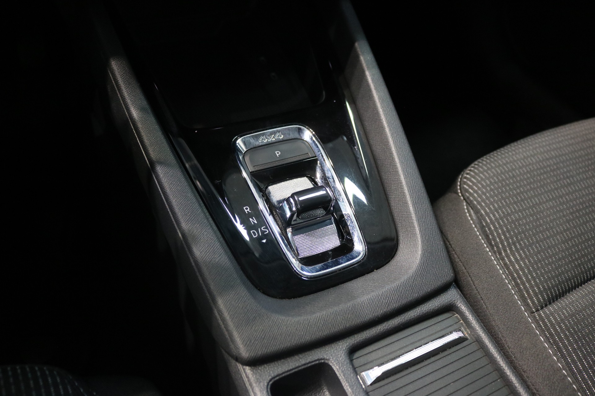 SKODA Octavia Combi 2.0 TDI DSG Ambition 4x4-image-45