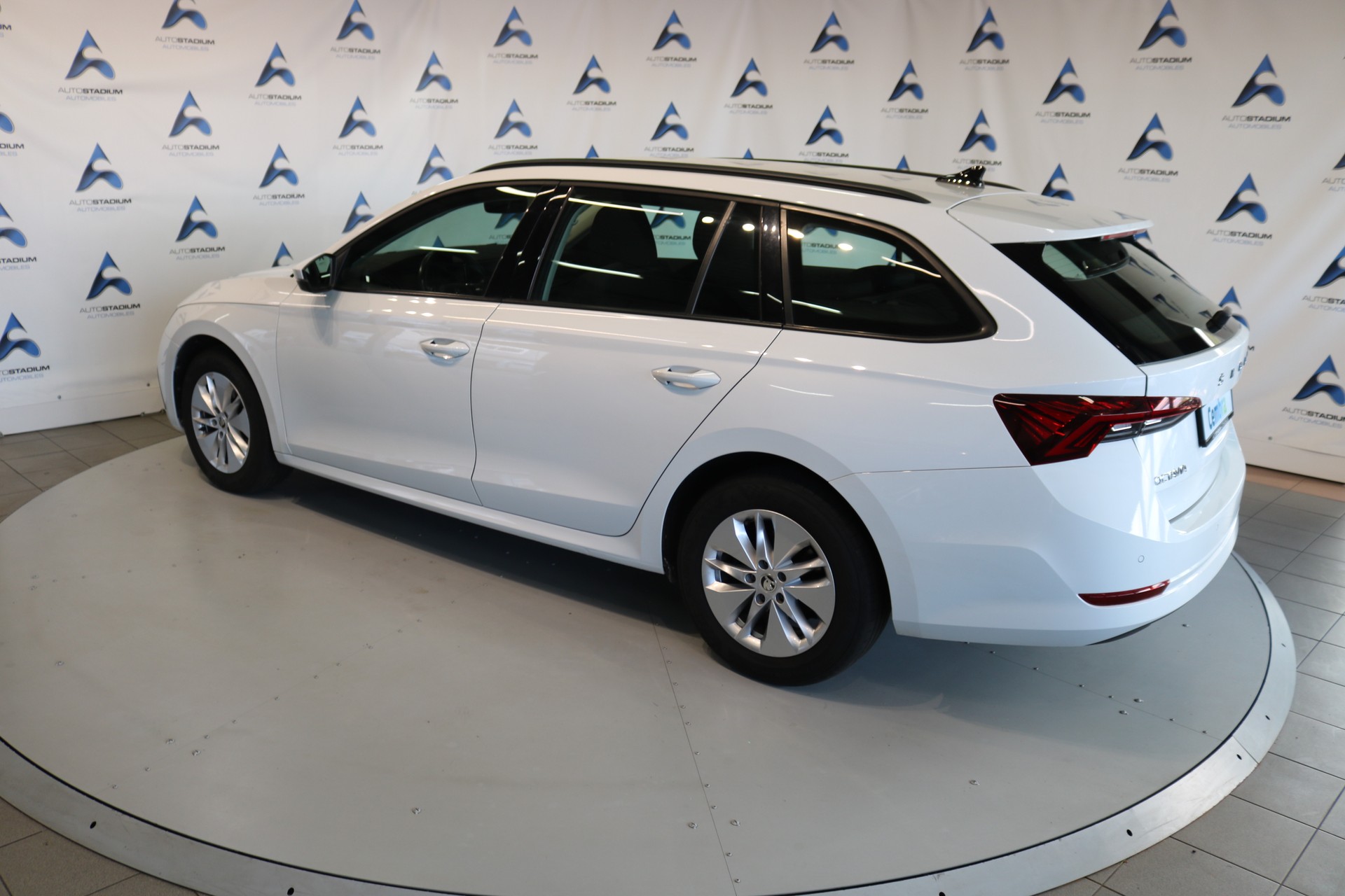 SKODA Octavia Combi 2.0 TDI DSG Ambition 4x4-image-20