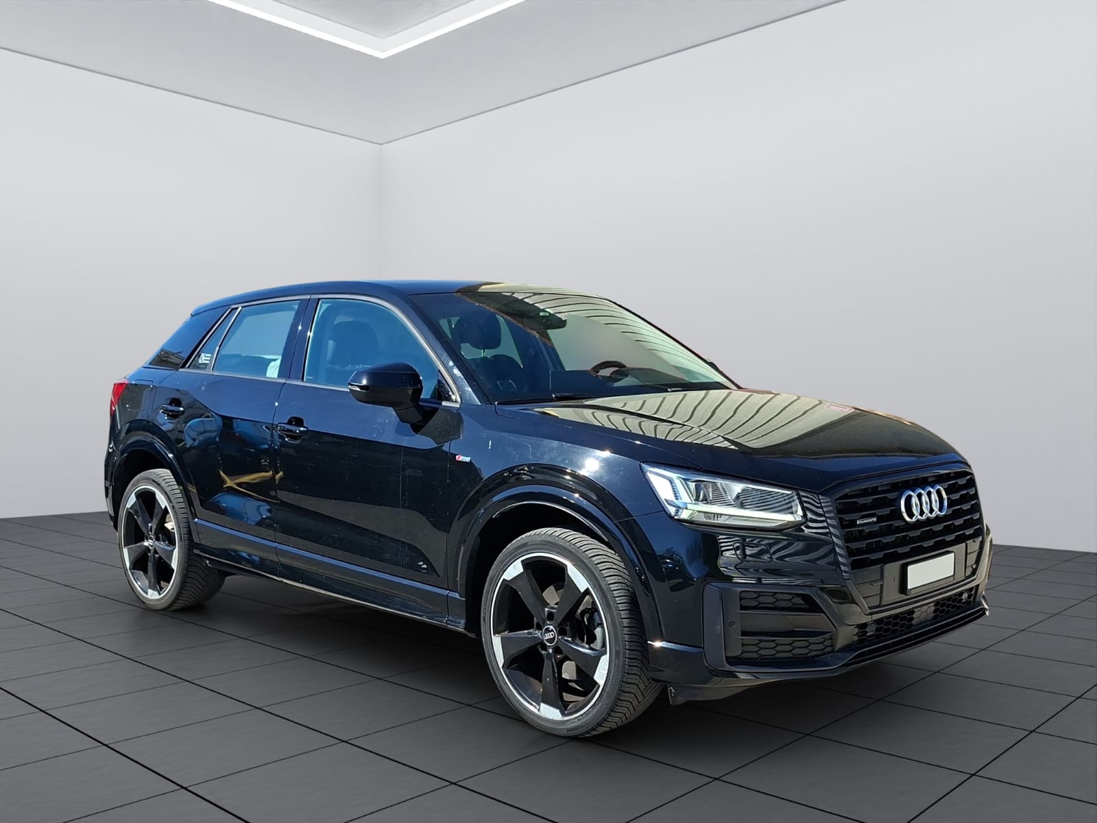 AUDI Q2 2.0 TFSI quattro S-tronic-showroom-element-2