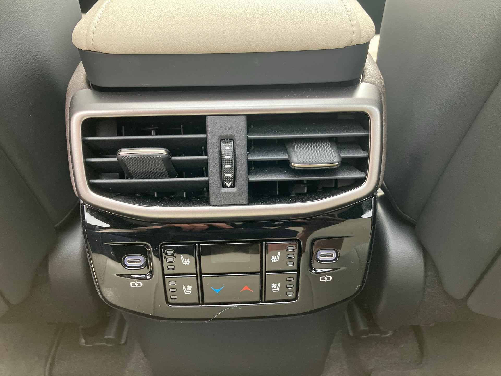 LEXUS RX 450h+ Excellence-image-12