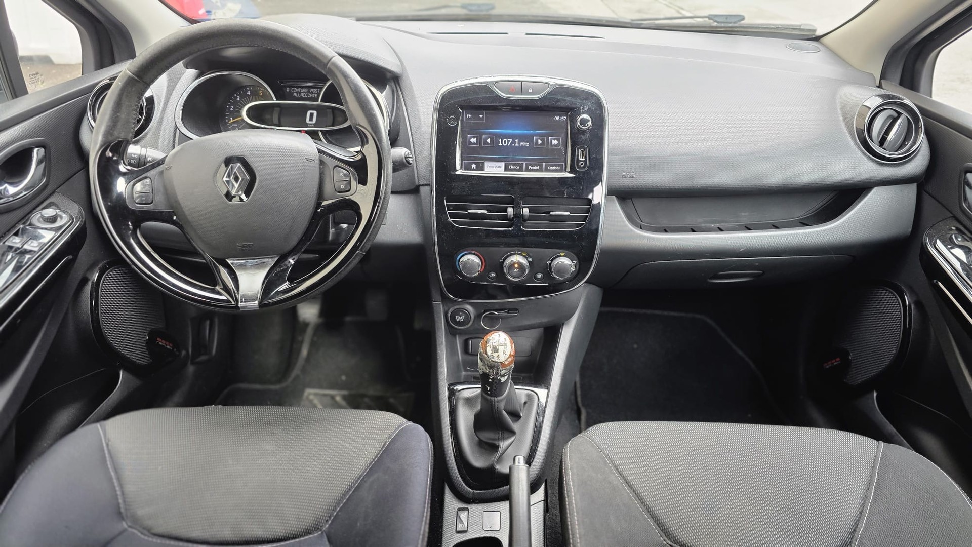 RENAULT Clio 1.5 dCi Dynamique-image-11