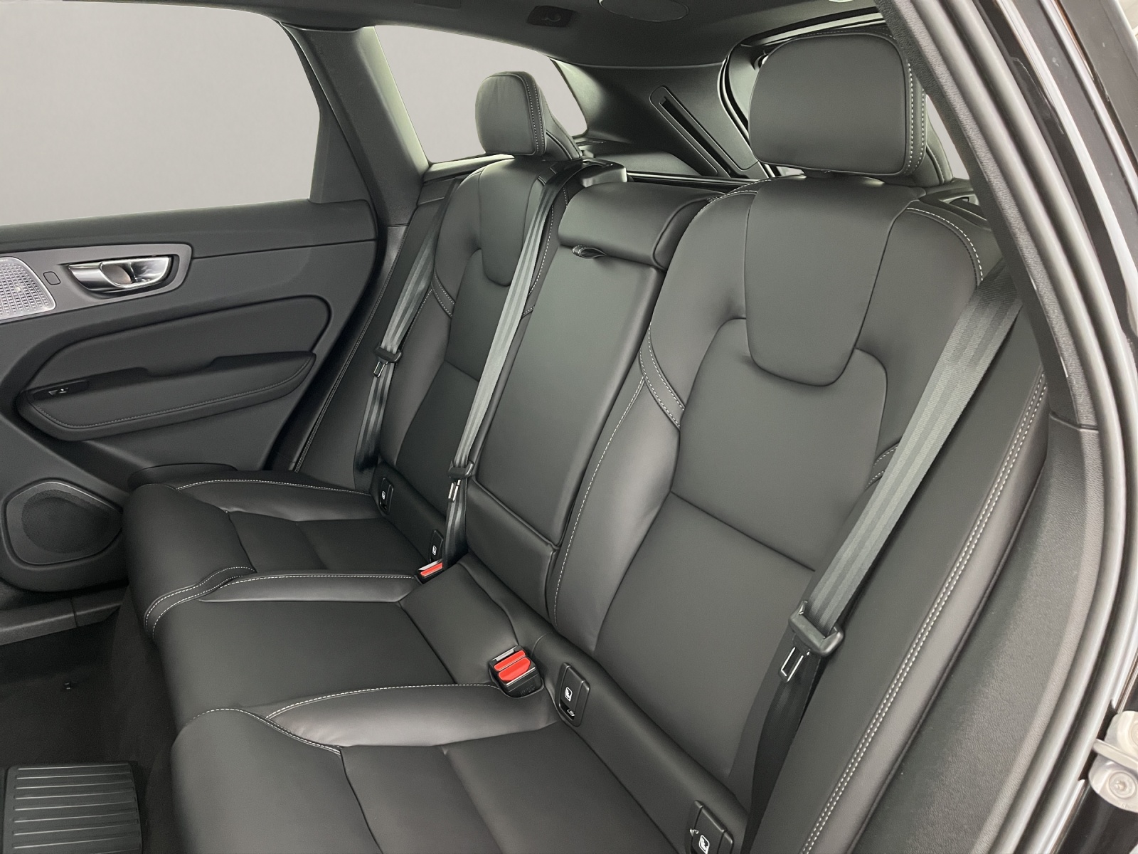 VOLVO XC60 2.0 T8 TE Black Edition eAWD-image-11