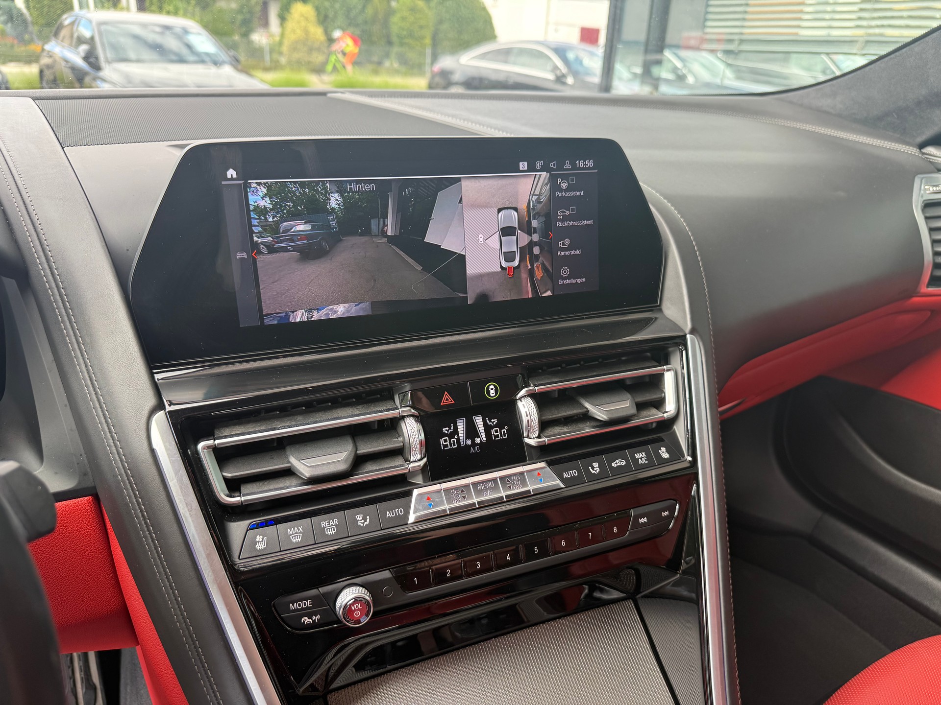 BMW M850i xDrive Steptronic-image-12