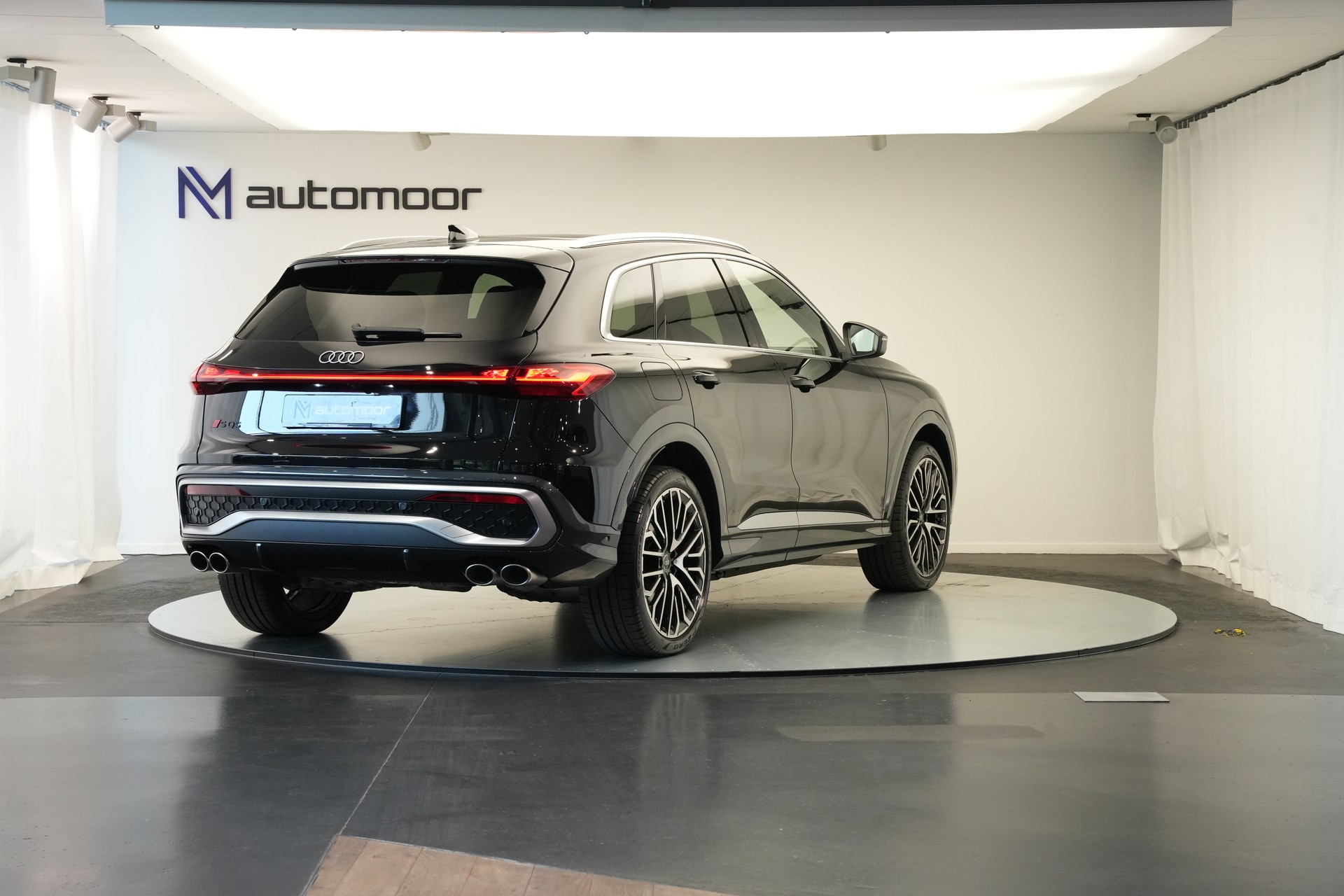 AUDI SQ5 TFSI quattro S-tronic *Luftfederung* *Panorama* *Leder* *HuD*-image-4