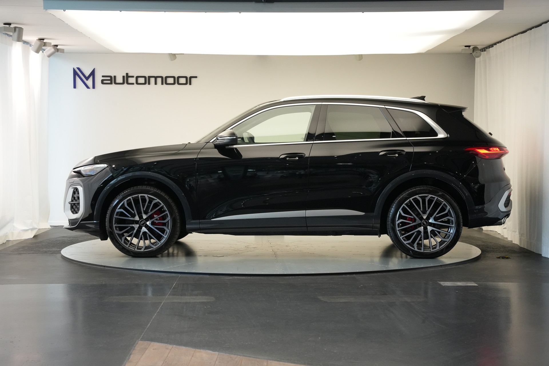 AUDI SQ5 TFSI quattro S-tronic *Luftfederung* *Panorama* *Leder* *HuD*-image-7