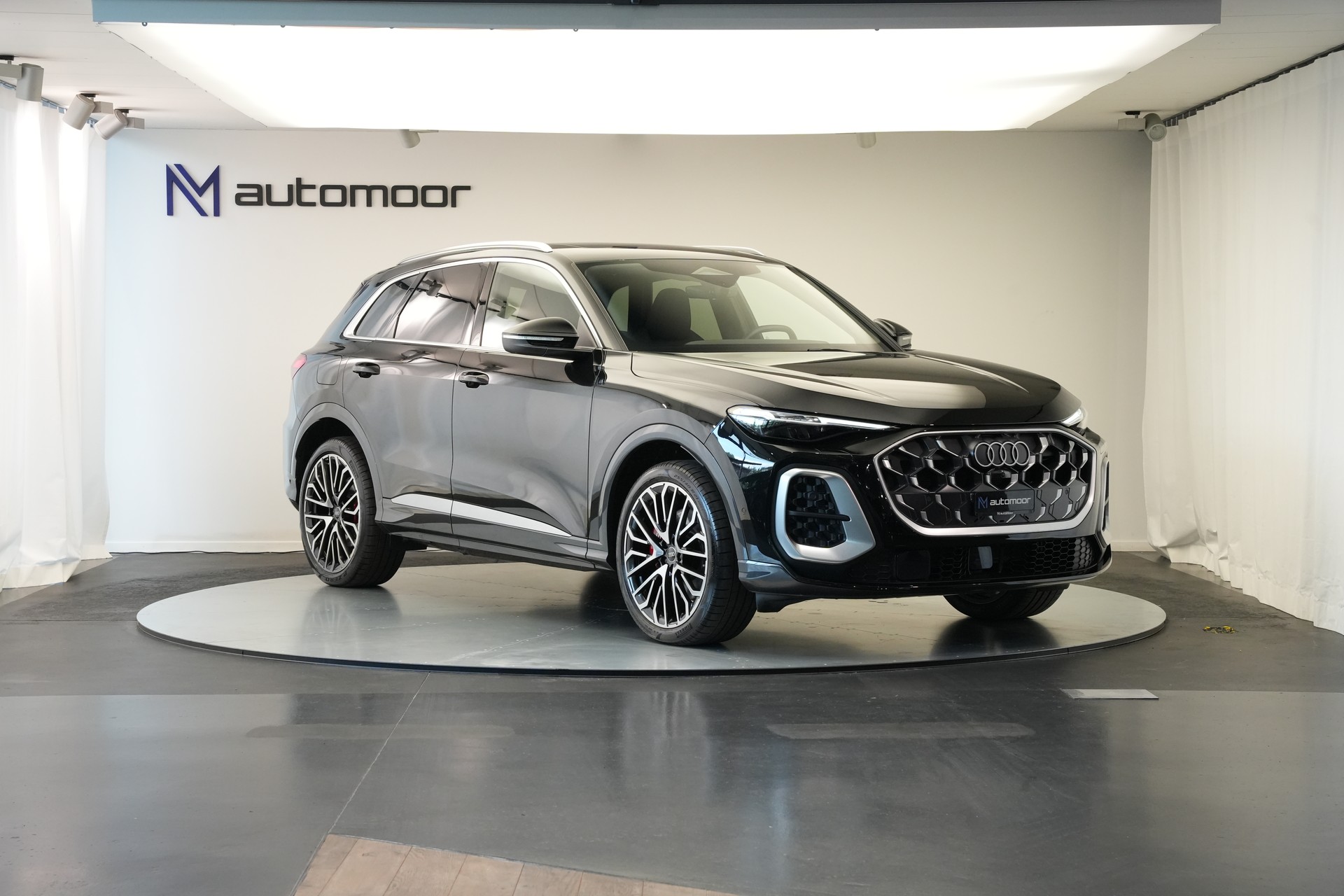 AUDI SQ5 TFSI quattro S-tronic *Luftfederung* *Panorama* *Leder* *HuD*-showroom-element-2