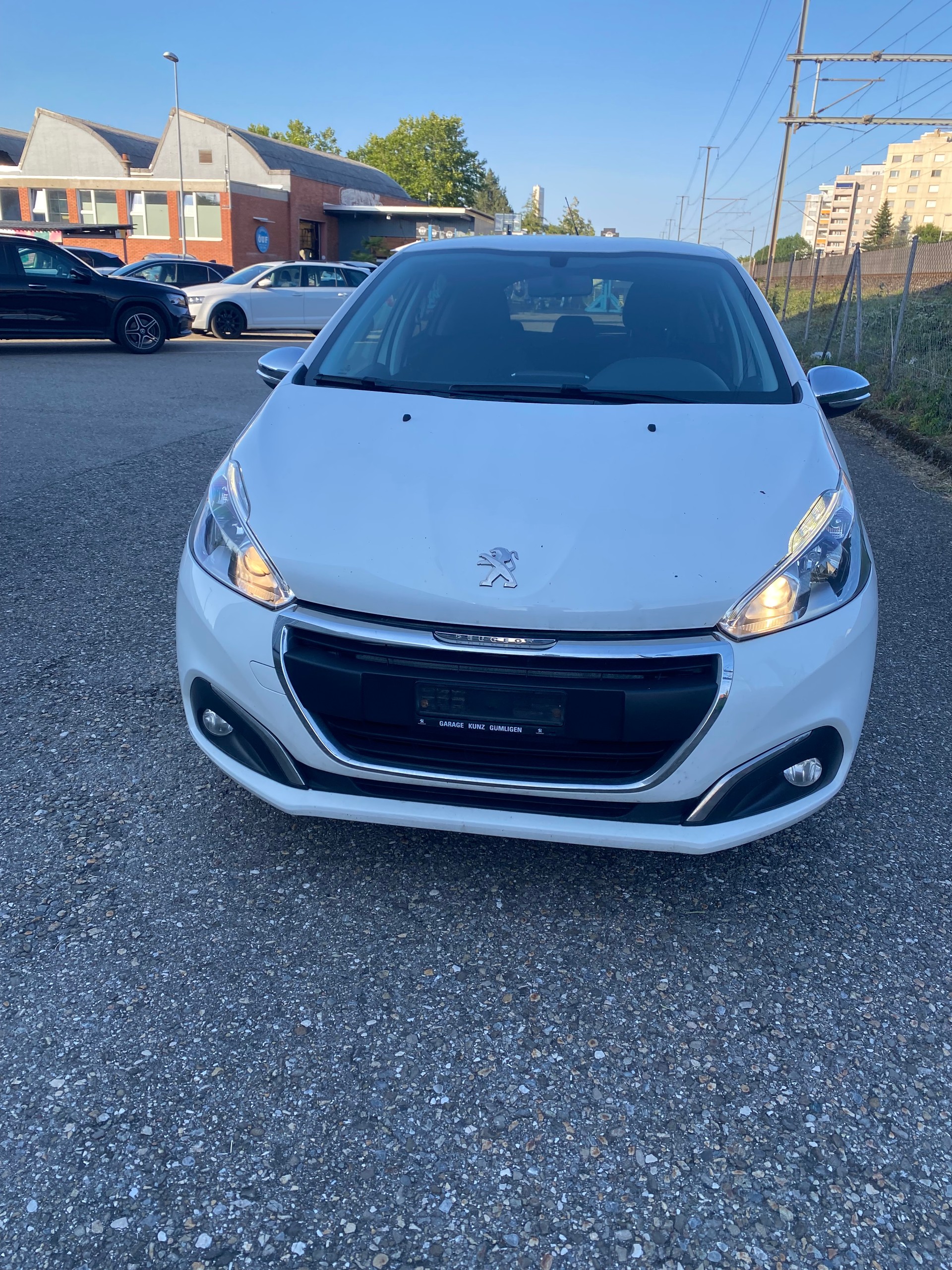 PEUGEOT 208 1.2 PureTech Style-image-2