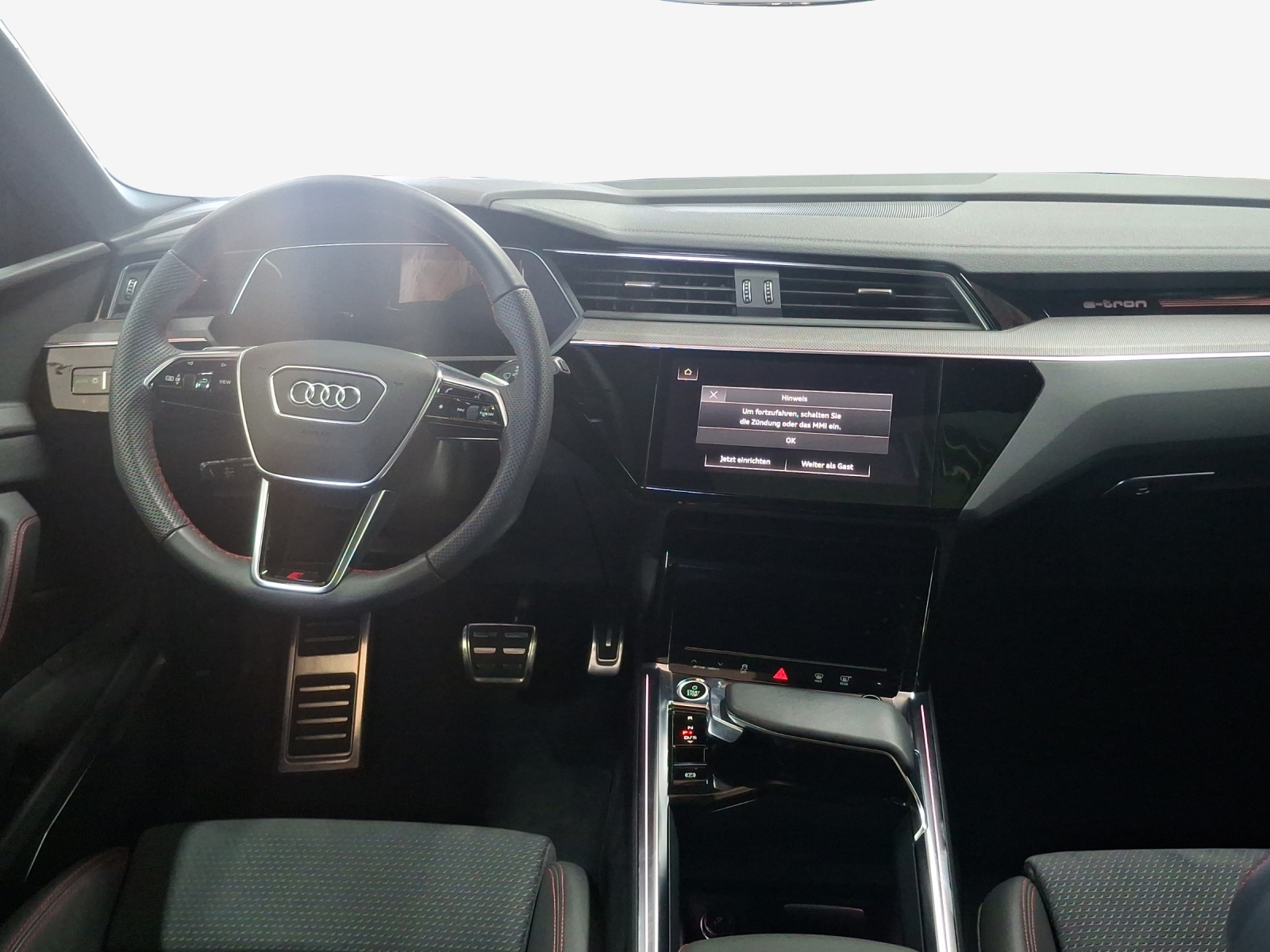 AUDI Q8 55 e-tron Black Edition quattro-image-9