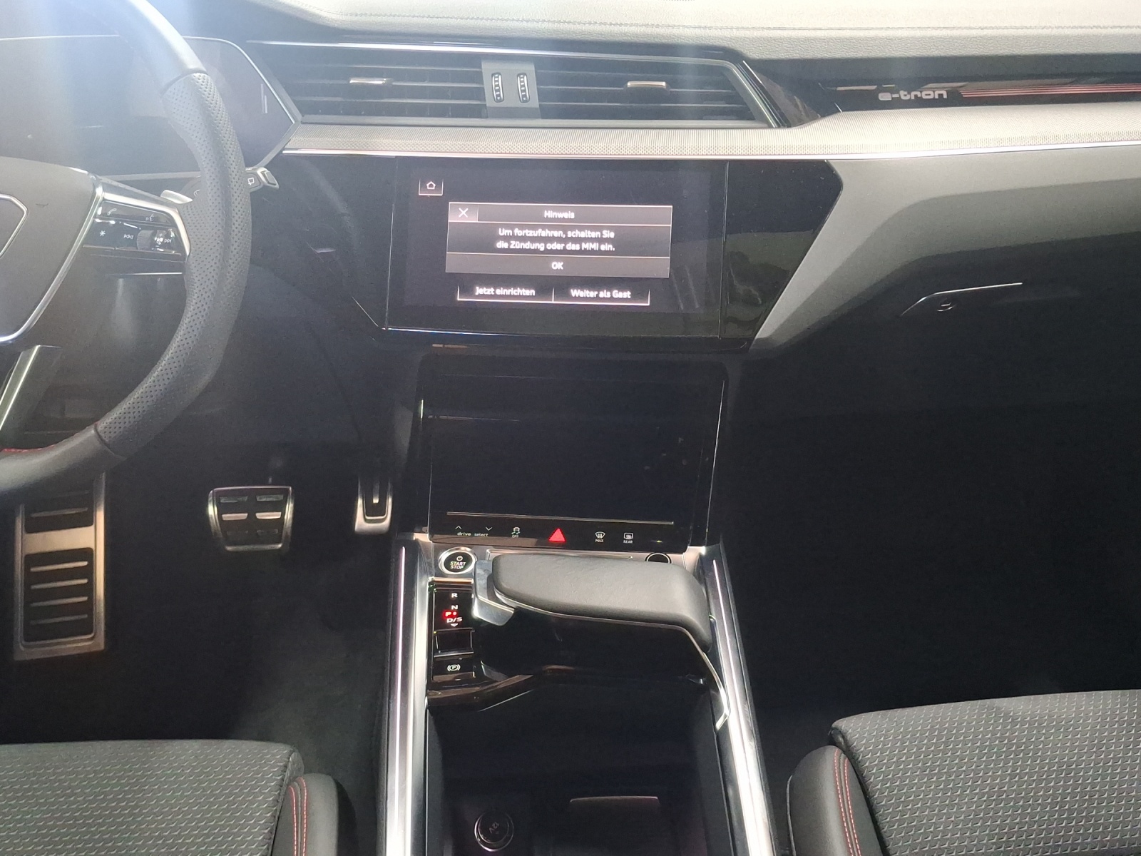 AUDI Q8 55 e-tron Black Edition quattro-image-11