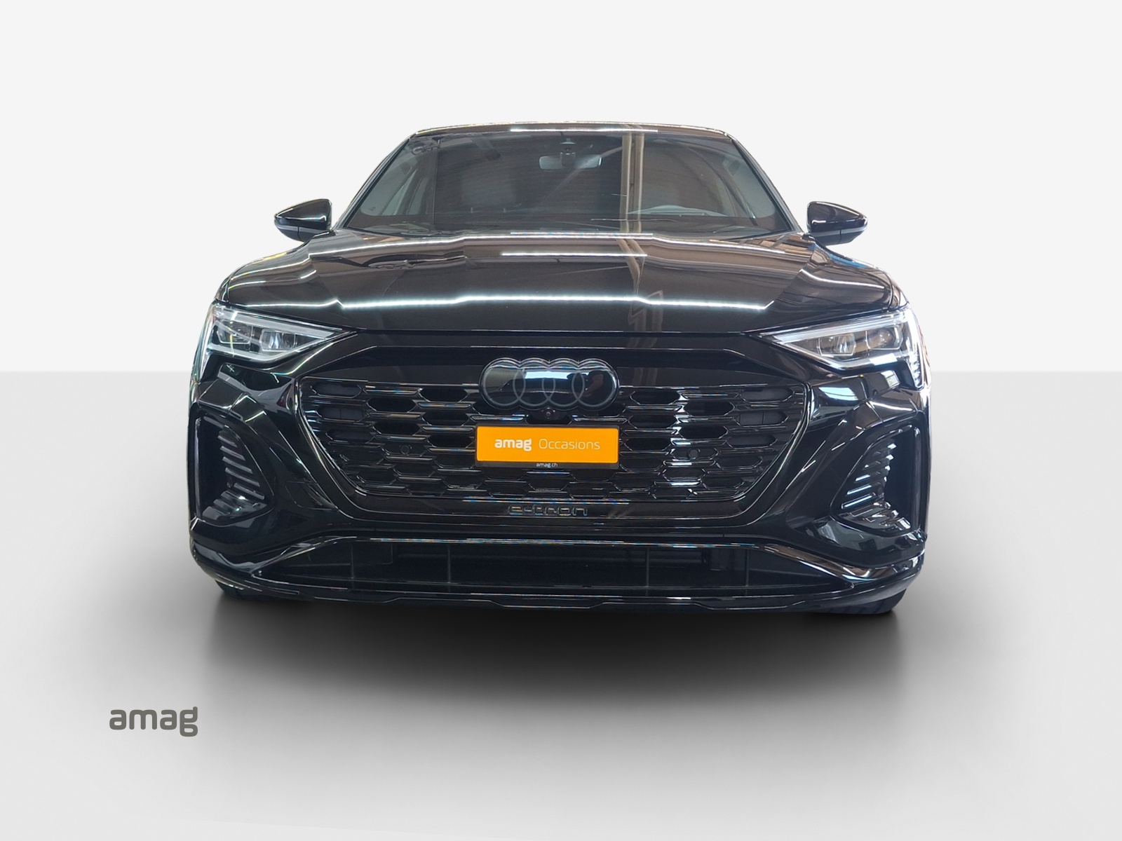 AUDI Q8 55 e-tron Black Edition quattro-image-7