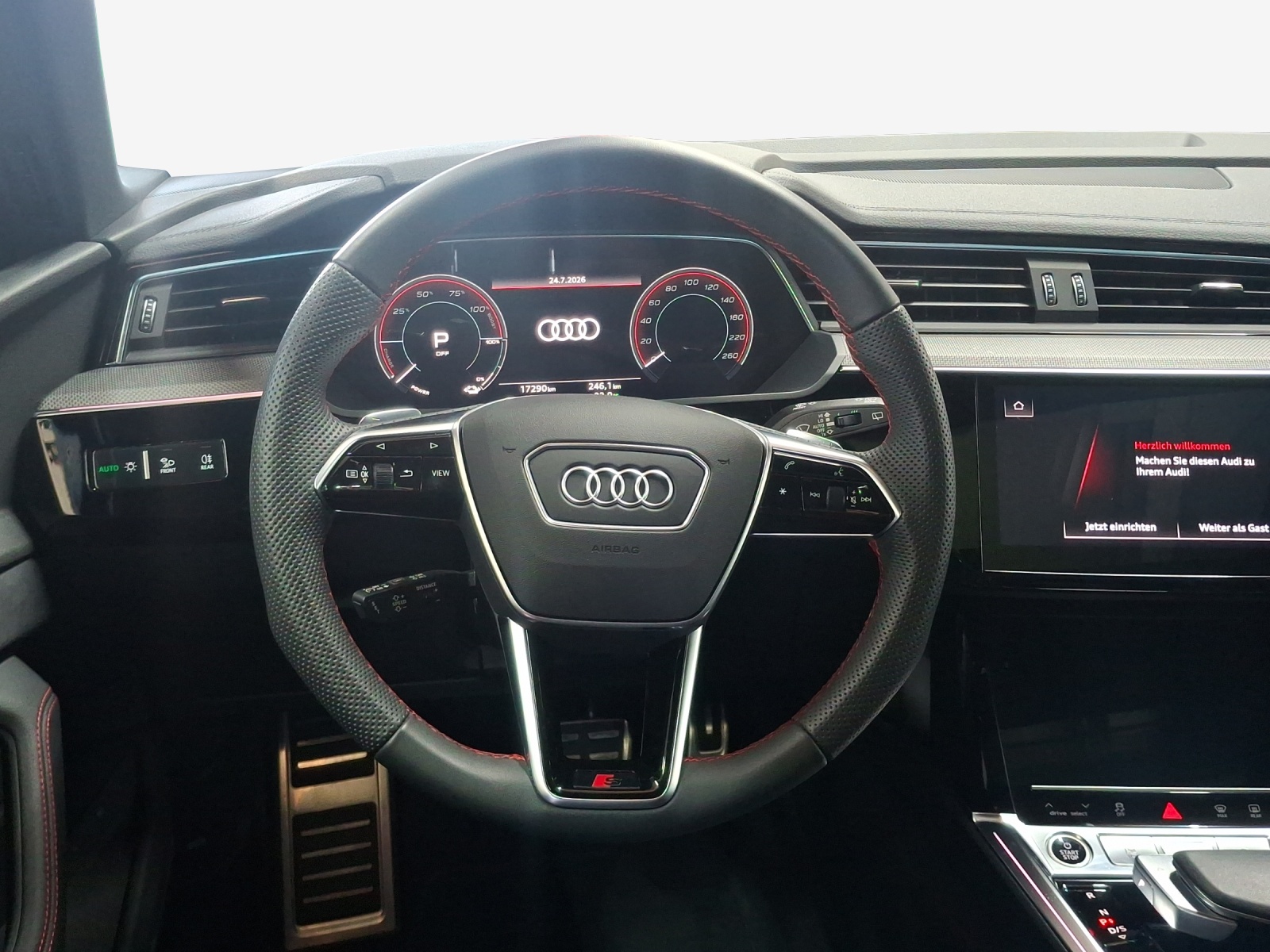 AUDI Q8 55 e-tron Black Edition quattro-image-10