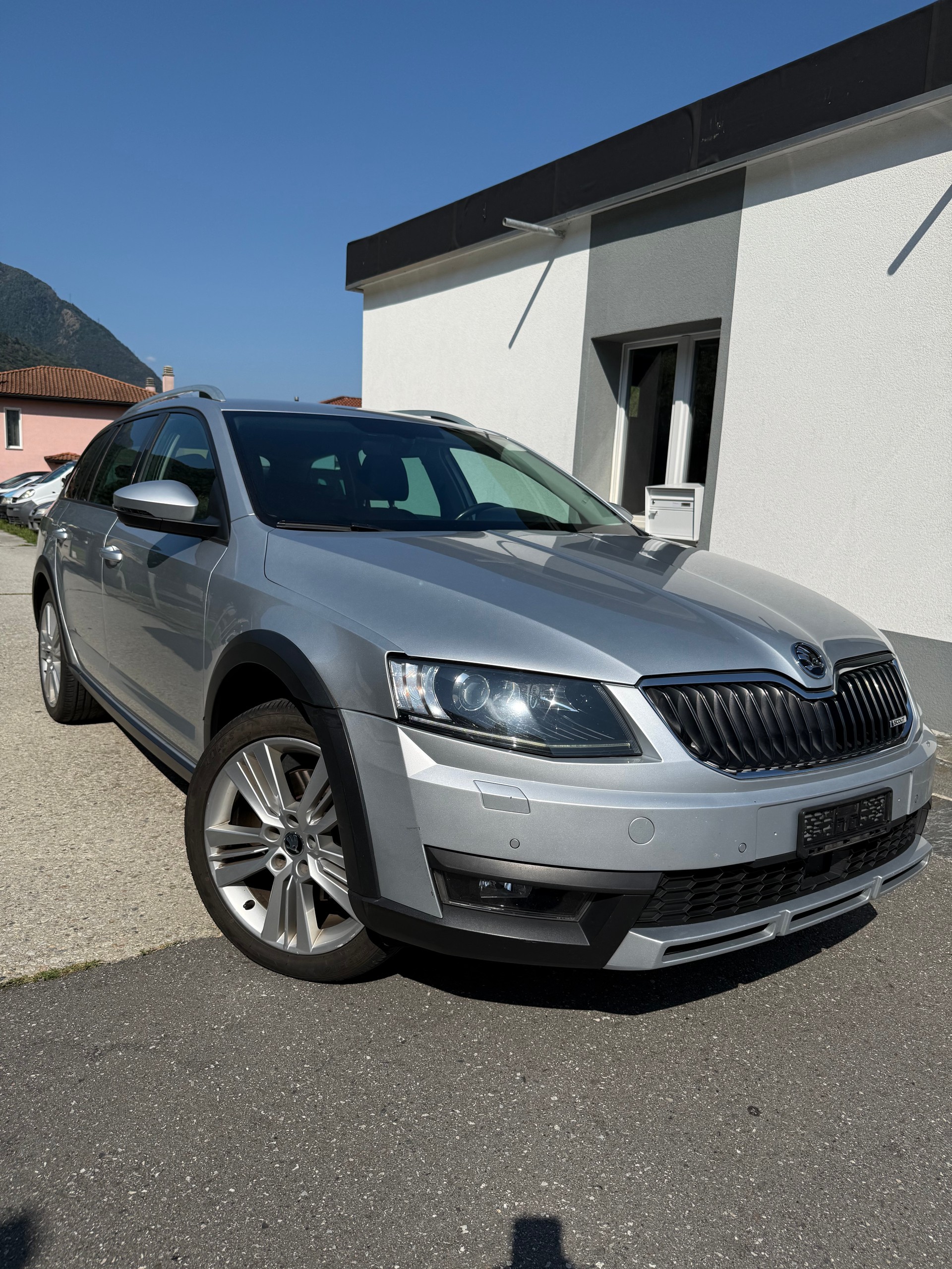 SKODA Octavia Combi 2.0 TDI Scout 4x4 DSG