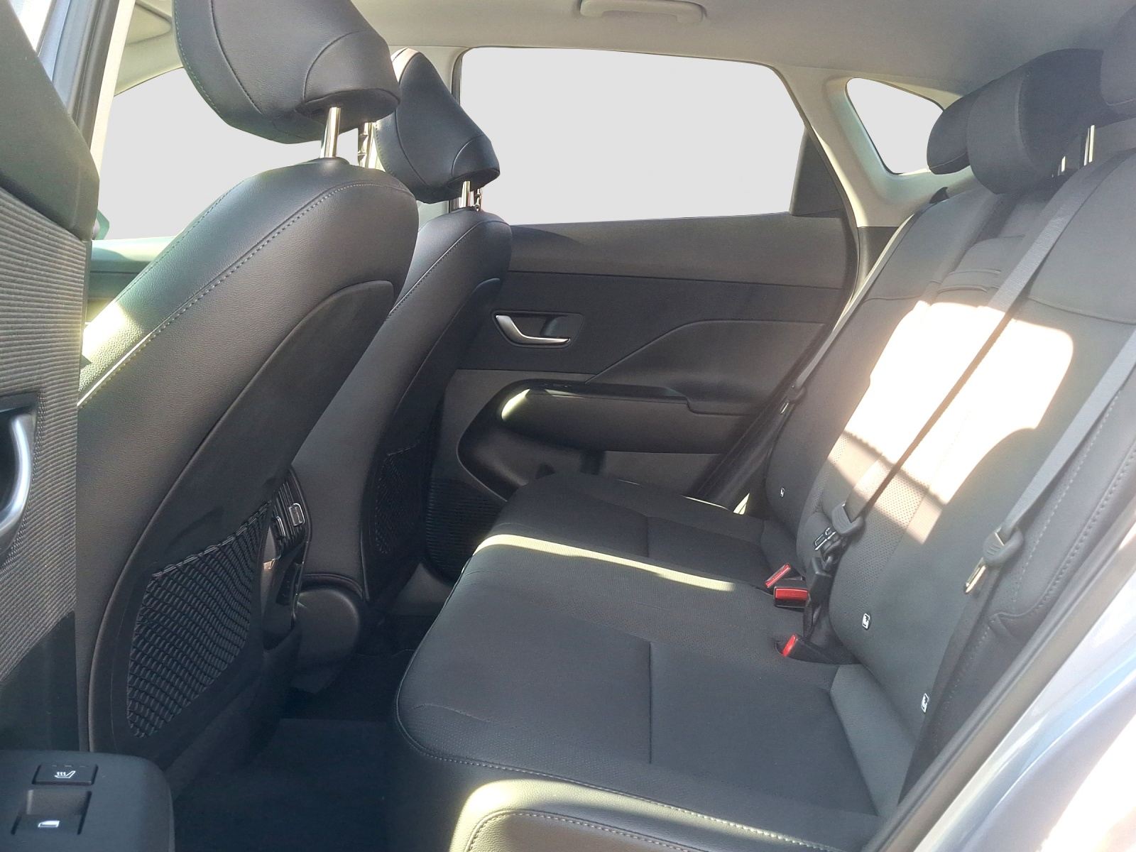 HYUNDAI Kona 1.6 GDi HEV Vertex Swiss Edition DCT-image-10