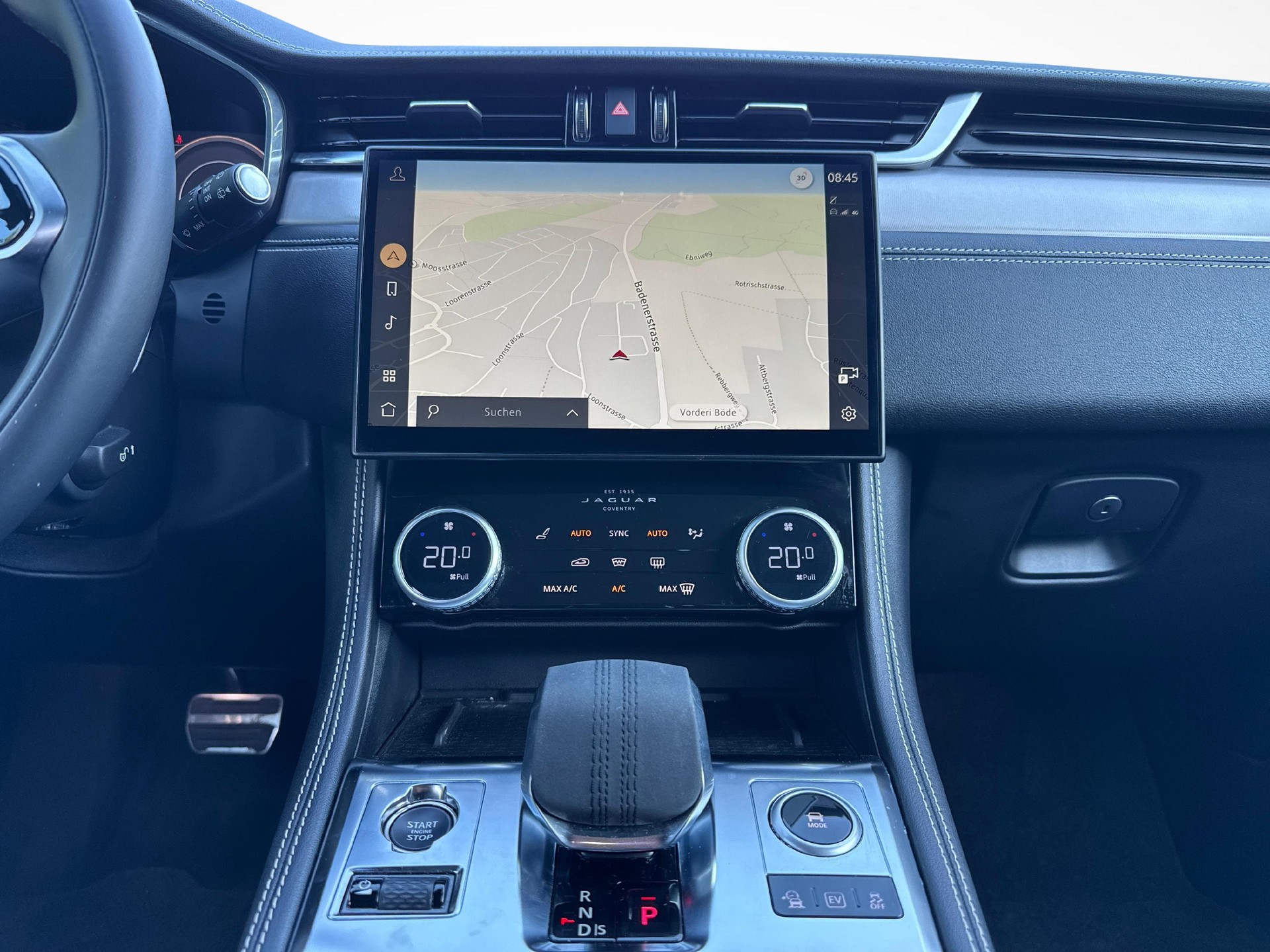 JAGUAR F-Pace 2.0 P400e R-Dynamic SE AWD-image-9