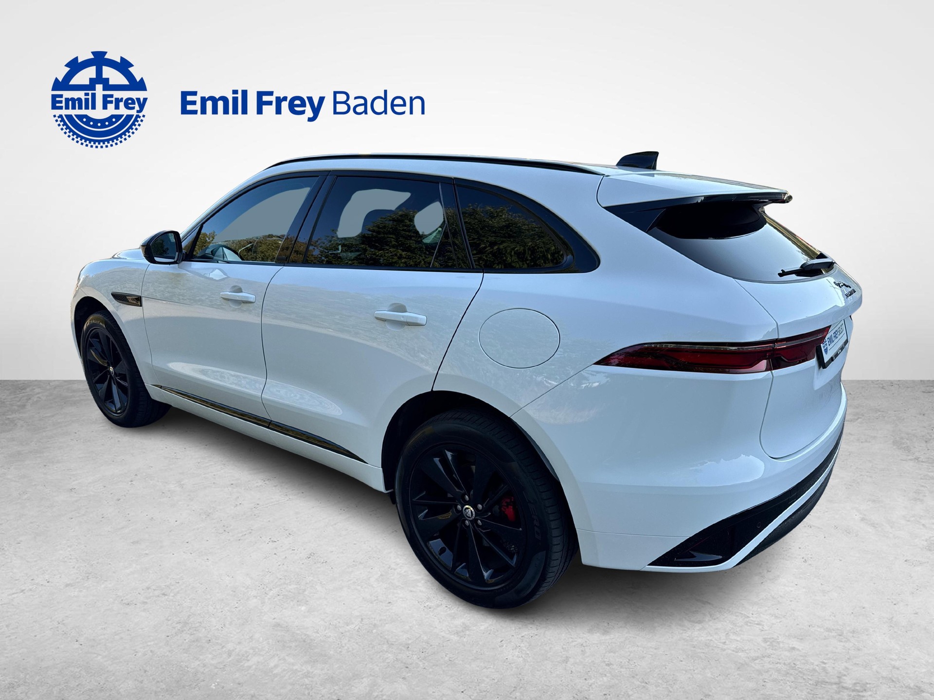 JAGUAR F-Pace 2.0 P400e R-Dynamic SE AWD-showroom-element-2