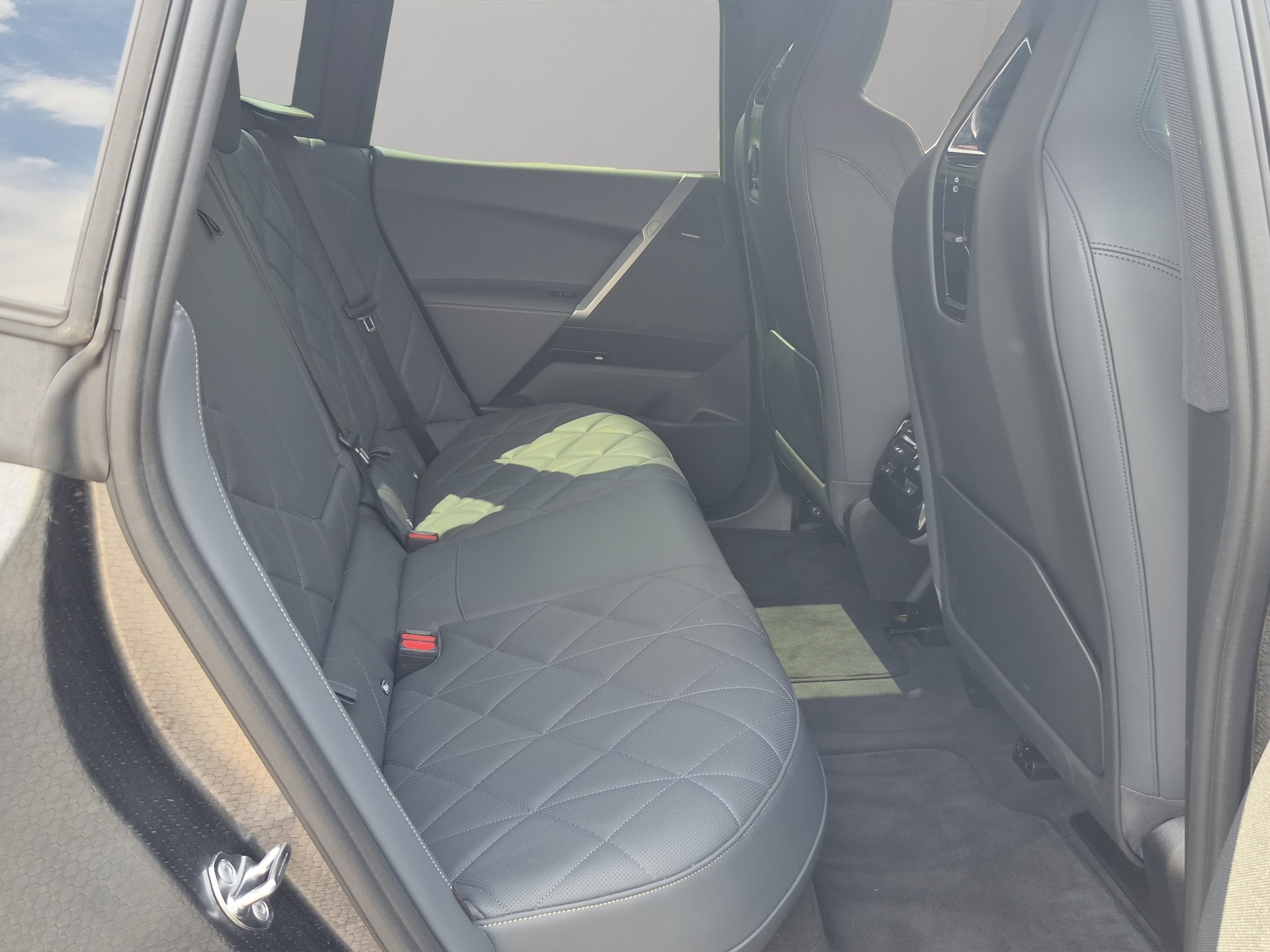 BMW iX xDrive60 M Sport Pro-image-22