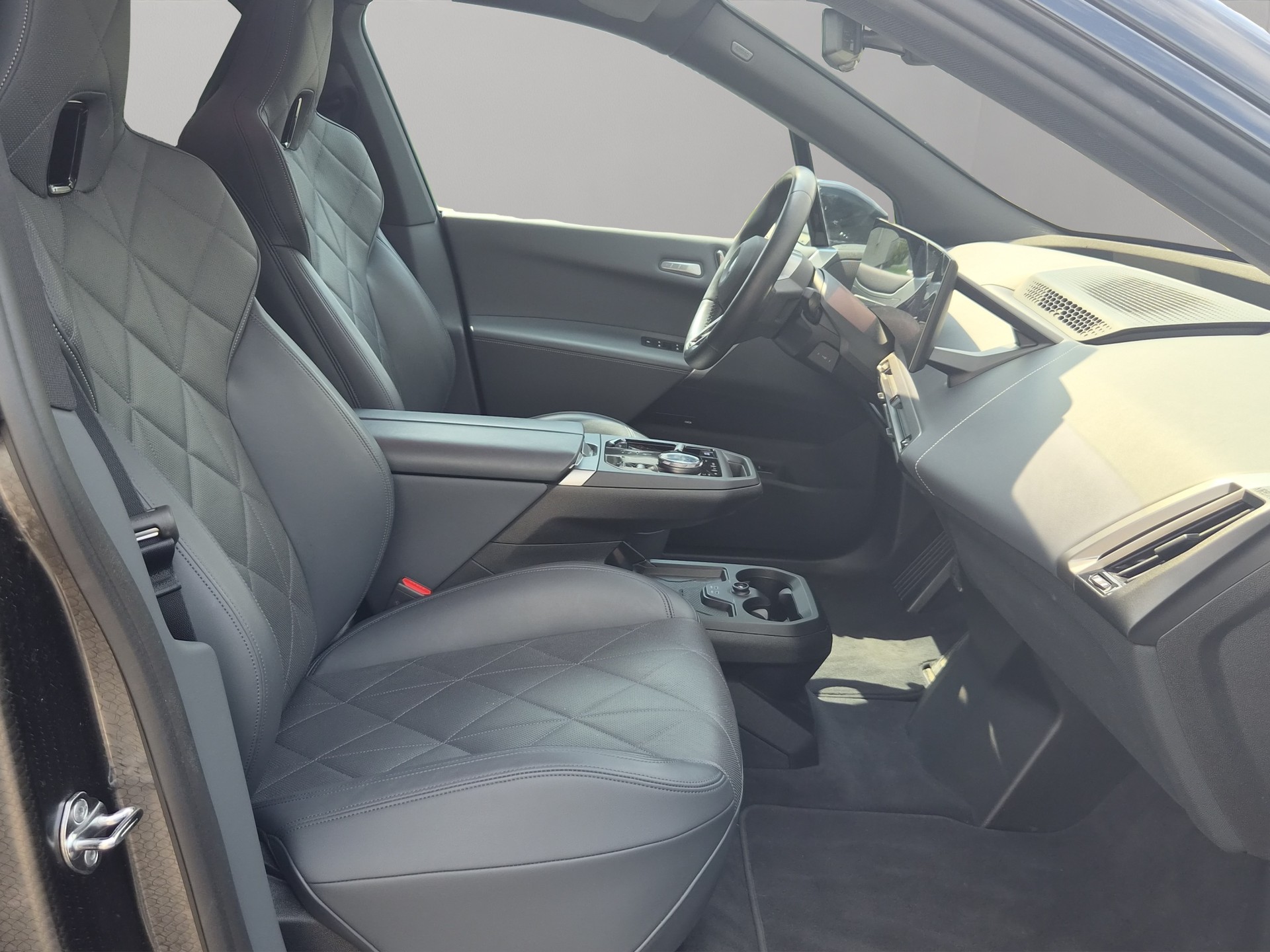 BMW iX xDrive60 M Sport Pro-image-21