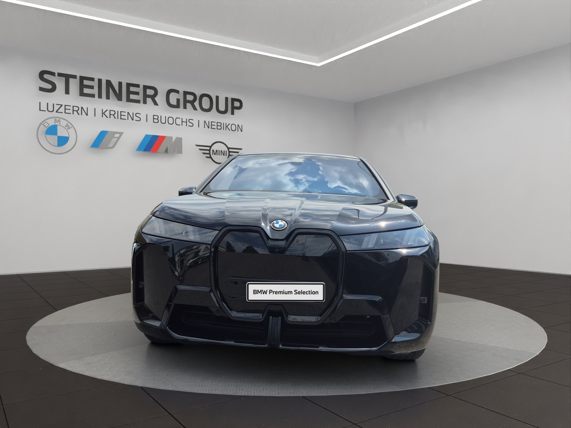BMW iX xDrive60 M Sport Pro-showroom-element-2