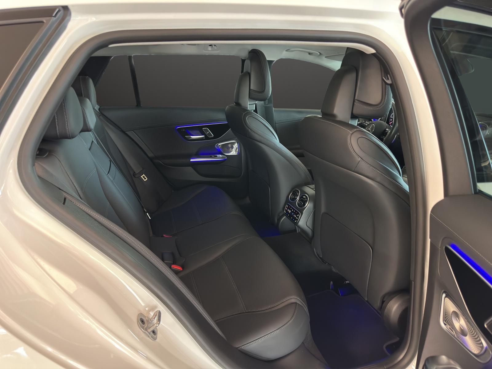 MERCEDES-BENZ C 200 T AMG Line-image-11