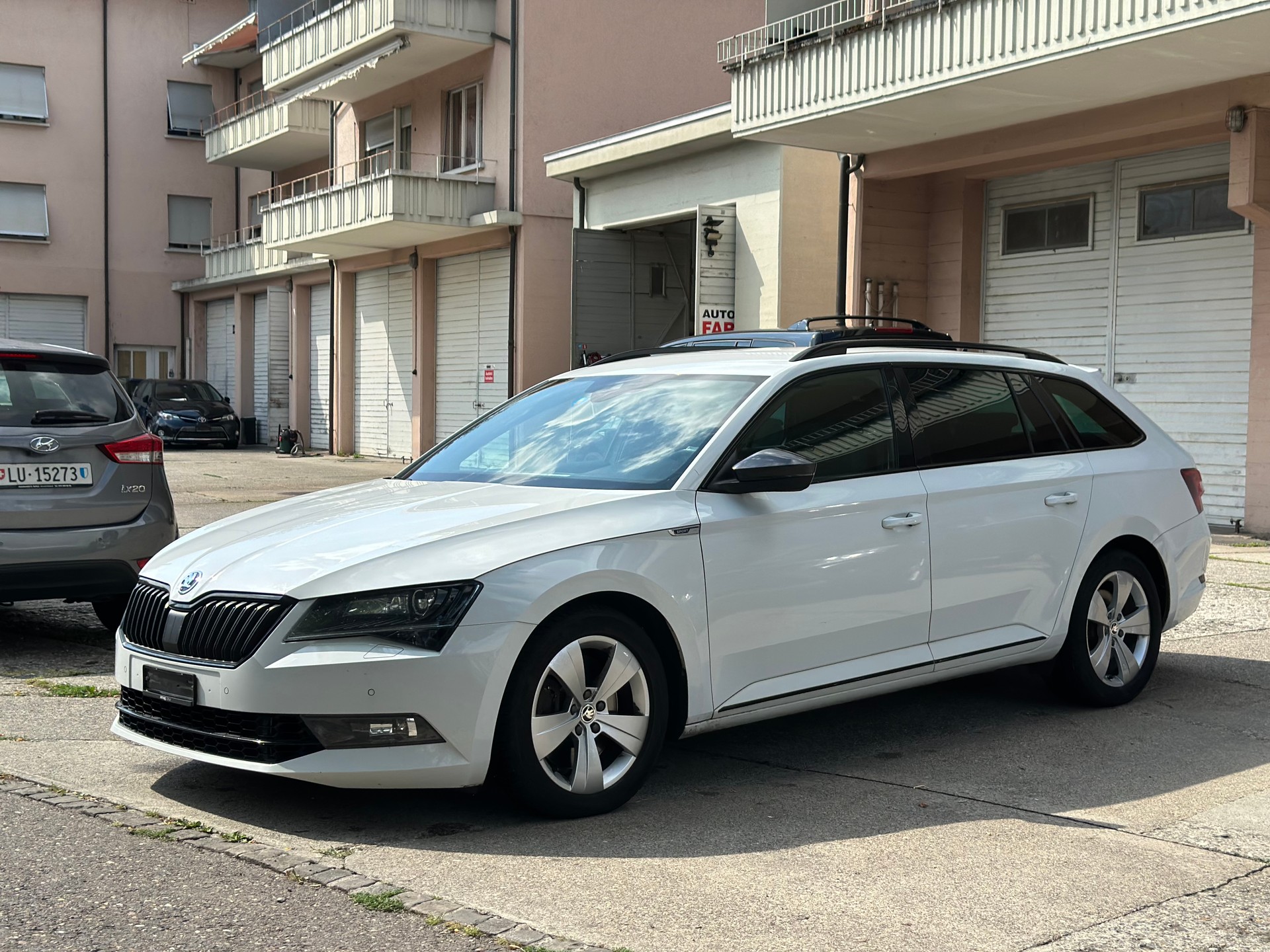 SKODA Superb Combi 2.0 TSI Sport Line DSG 4x4-image-4