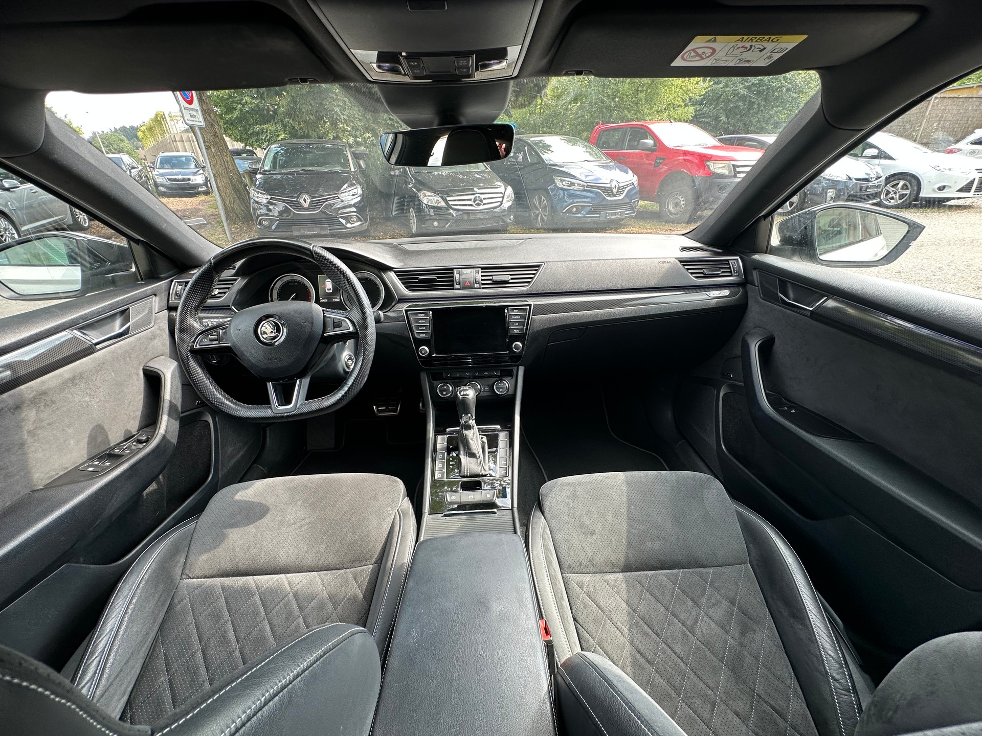 SKODA Superb Combi 2.0 TSI Sport Line DSG 4x4-image-9