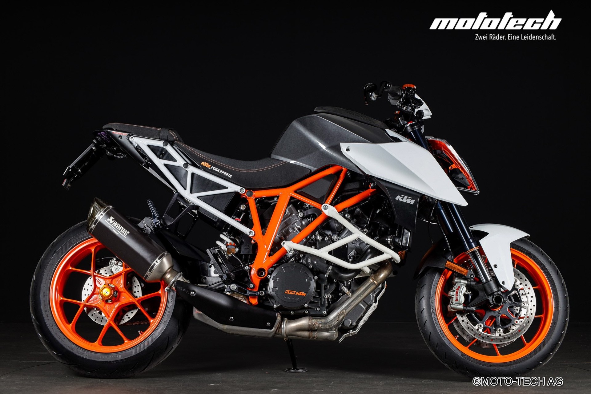 KTM 1290 Super Duke R AKRAPOVIC-image-1