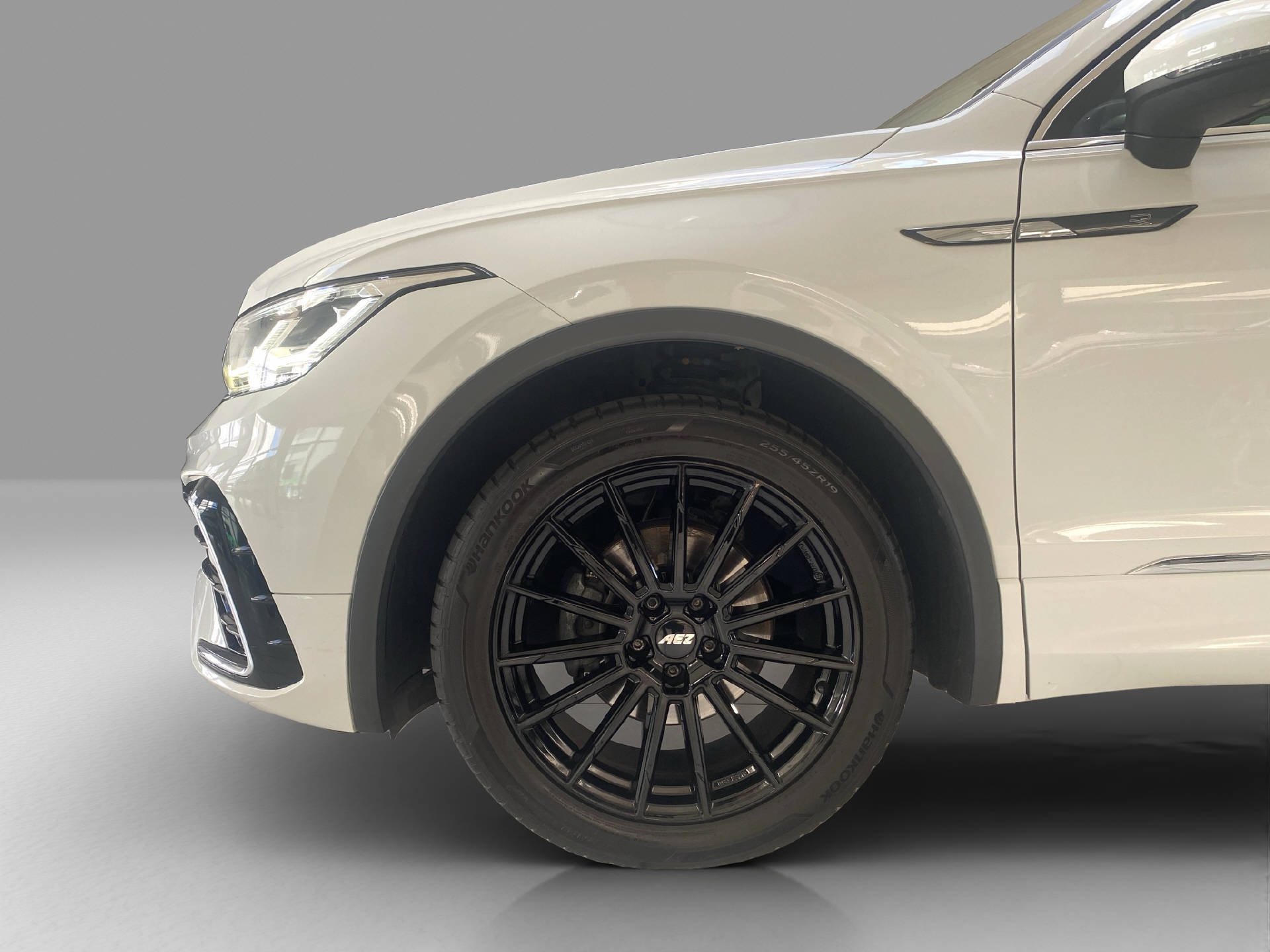 VW Tiguan 2.0 TDI SCR R-Line DSG-image-4