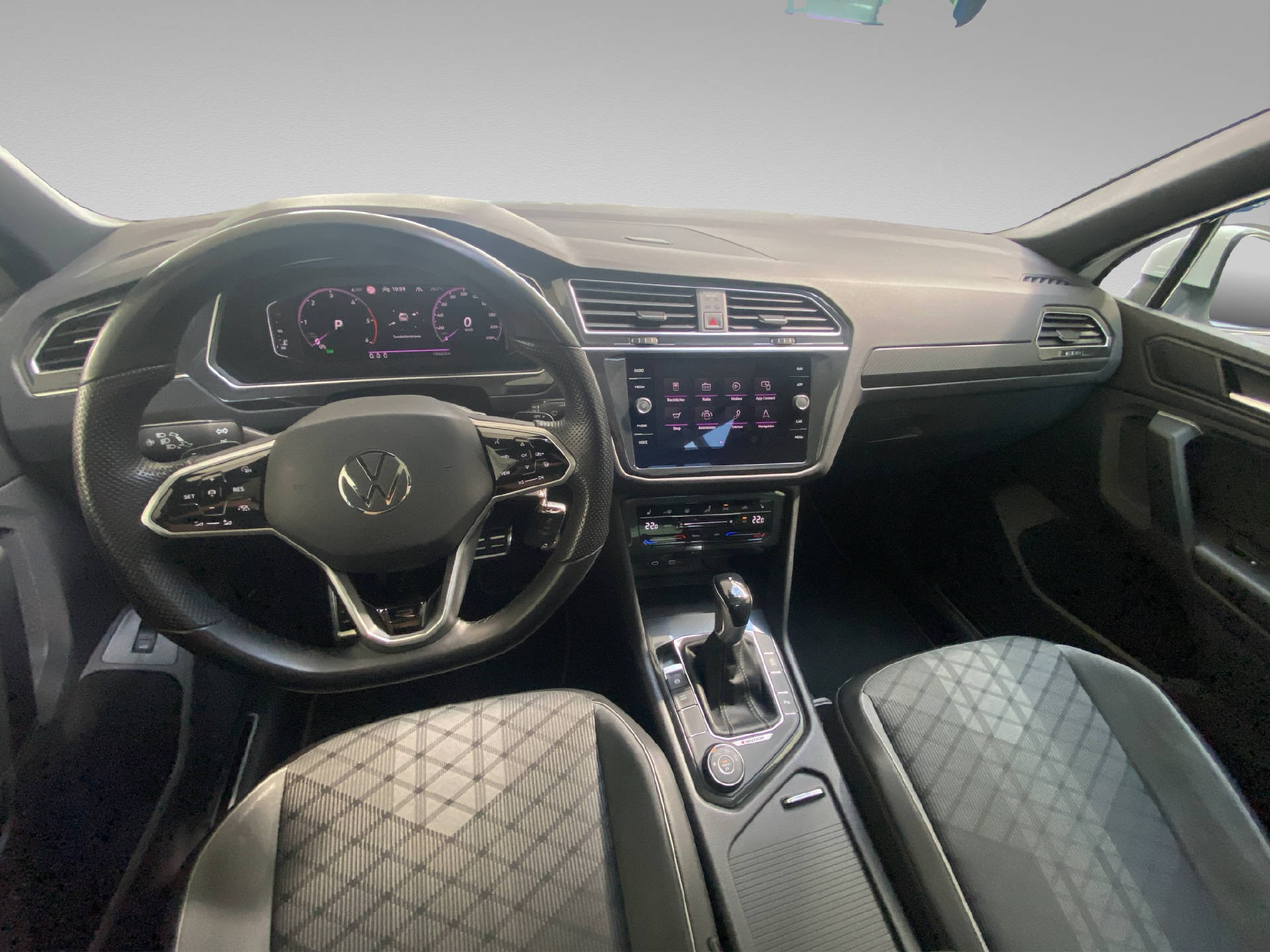 VW Tiguan 2.0 TDI SCR R-Line DSG-image-6