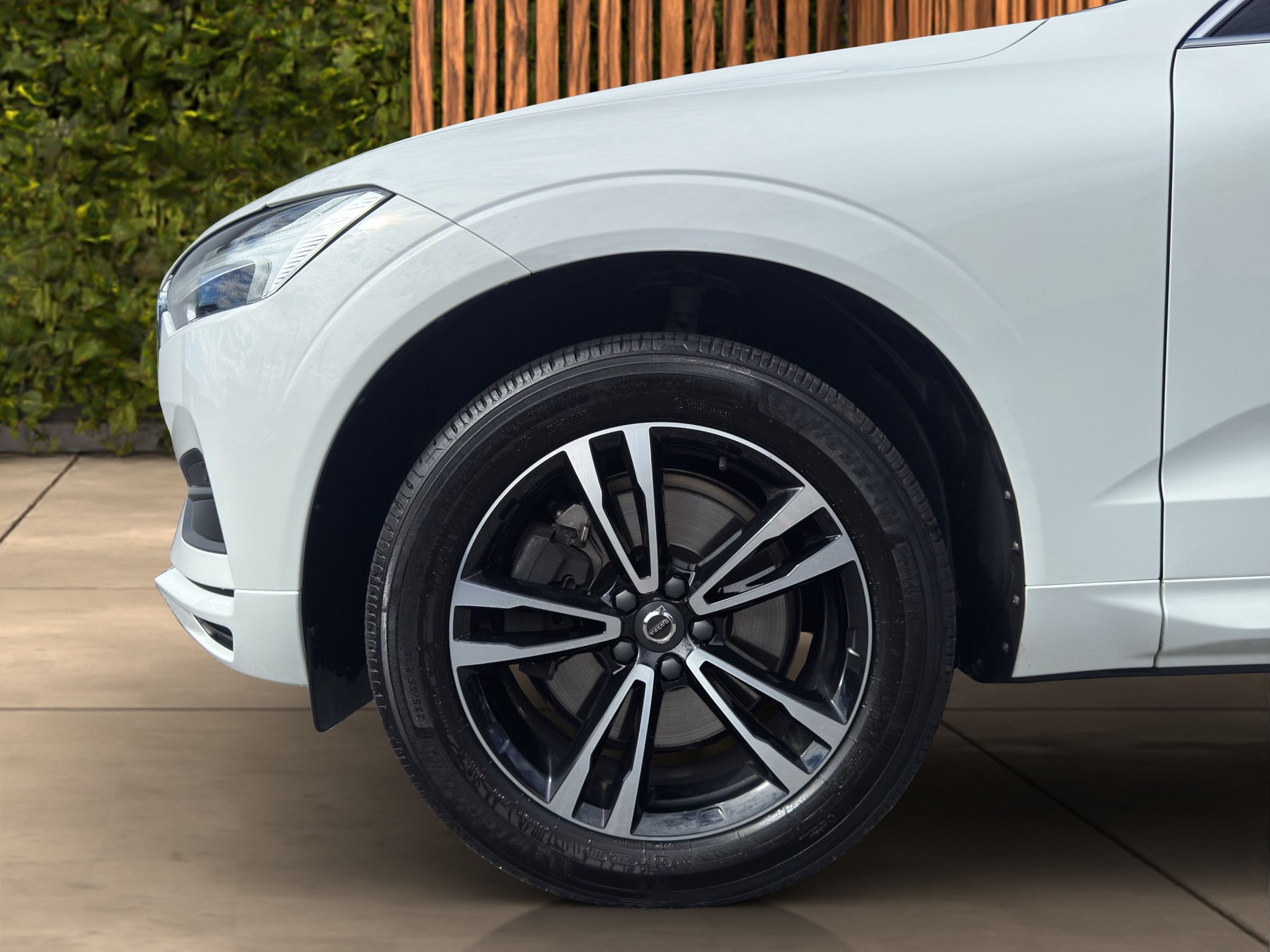VOLVO XC60 2.0 T5 Momentum AWD-image-7