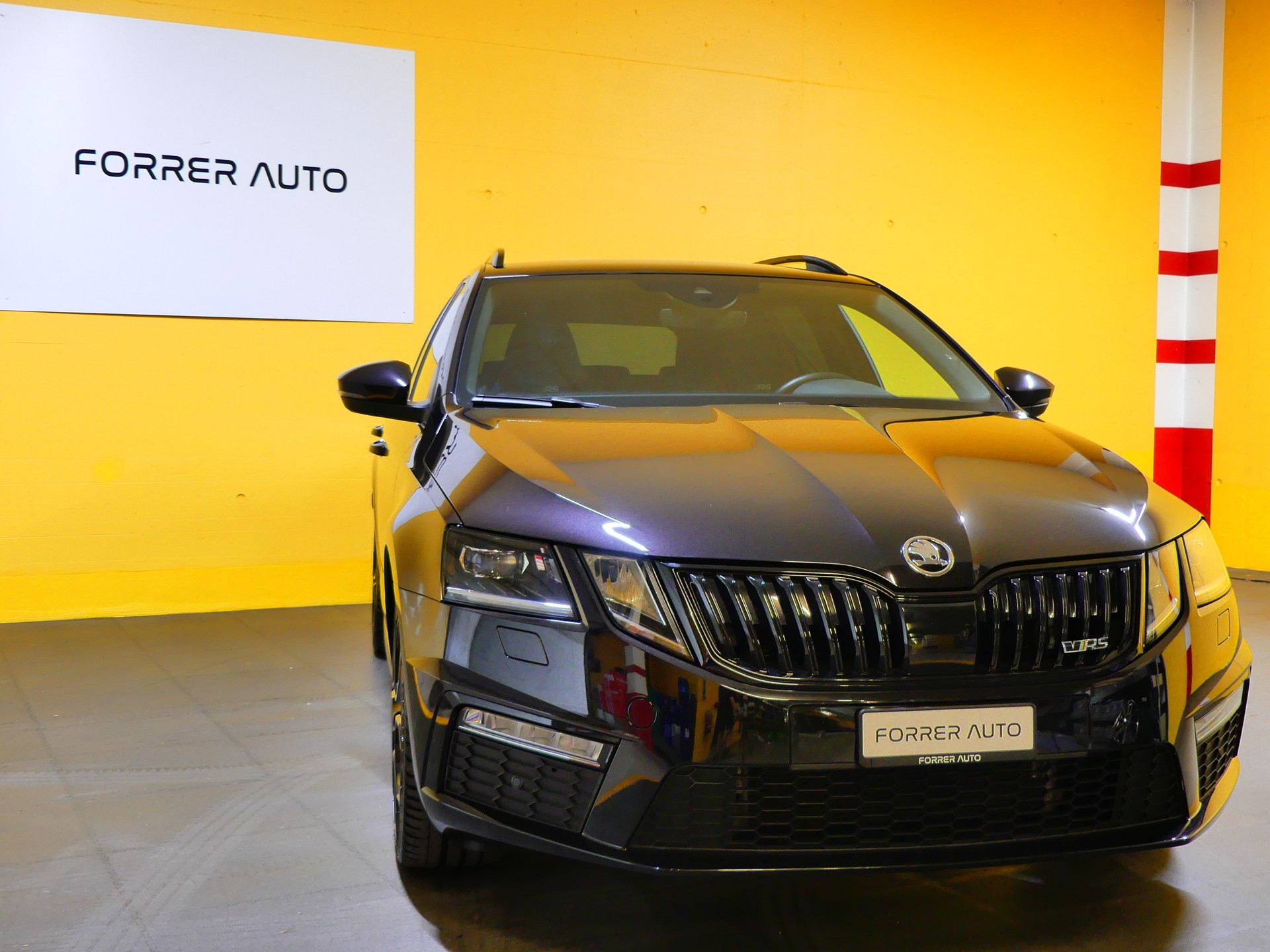 SKODA Octavia Combi 2.0 TDI RS Final Edition 4x4 DSG-image-1
