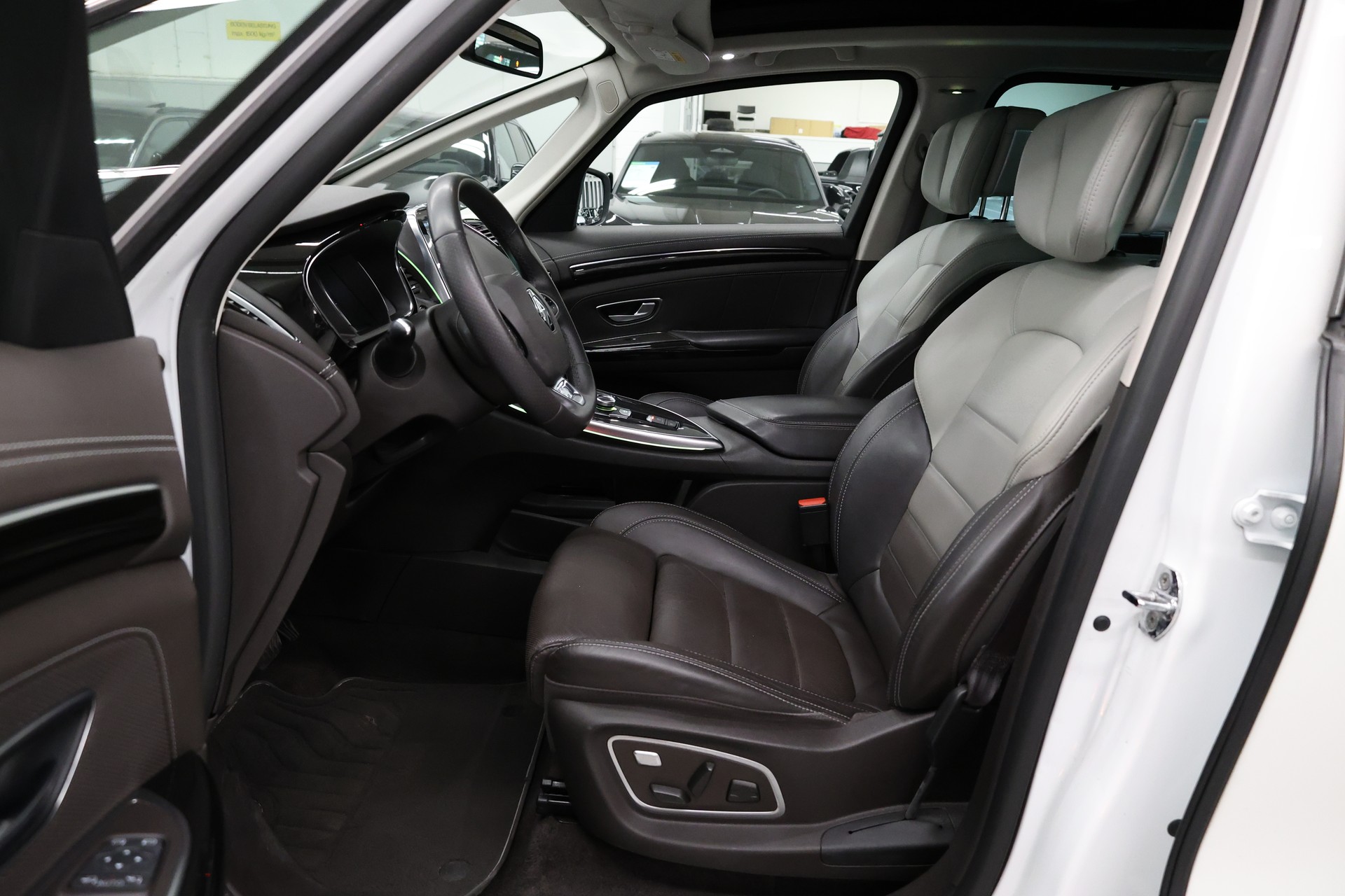 RENAULT Espace 1.6 TCe Initiale EDC-image-12