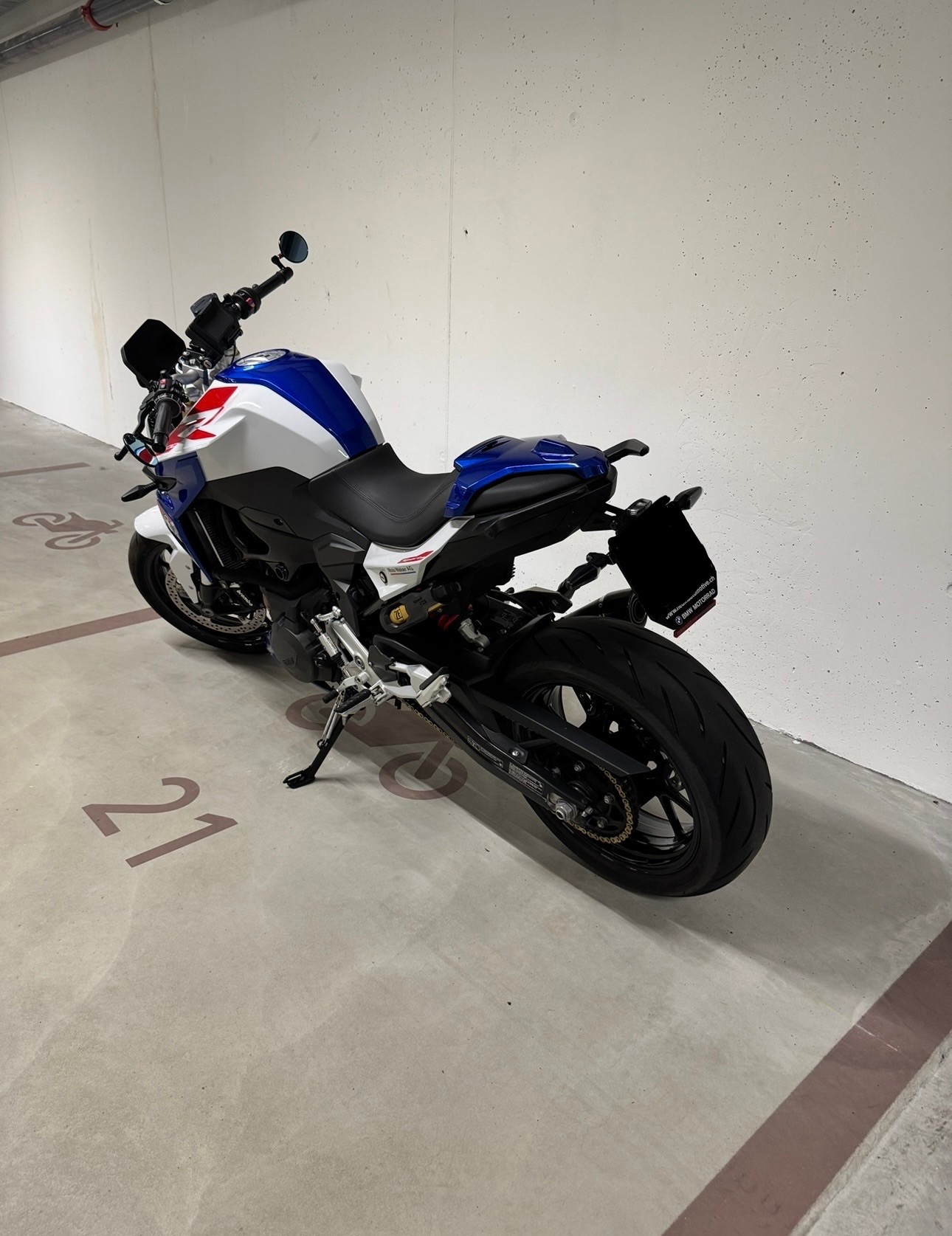 BMW F 900 R A2 (35kW) ABS-image-3