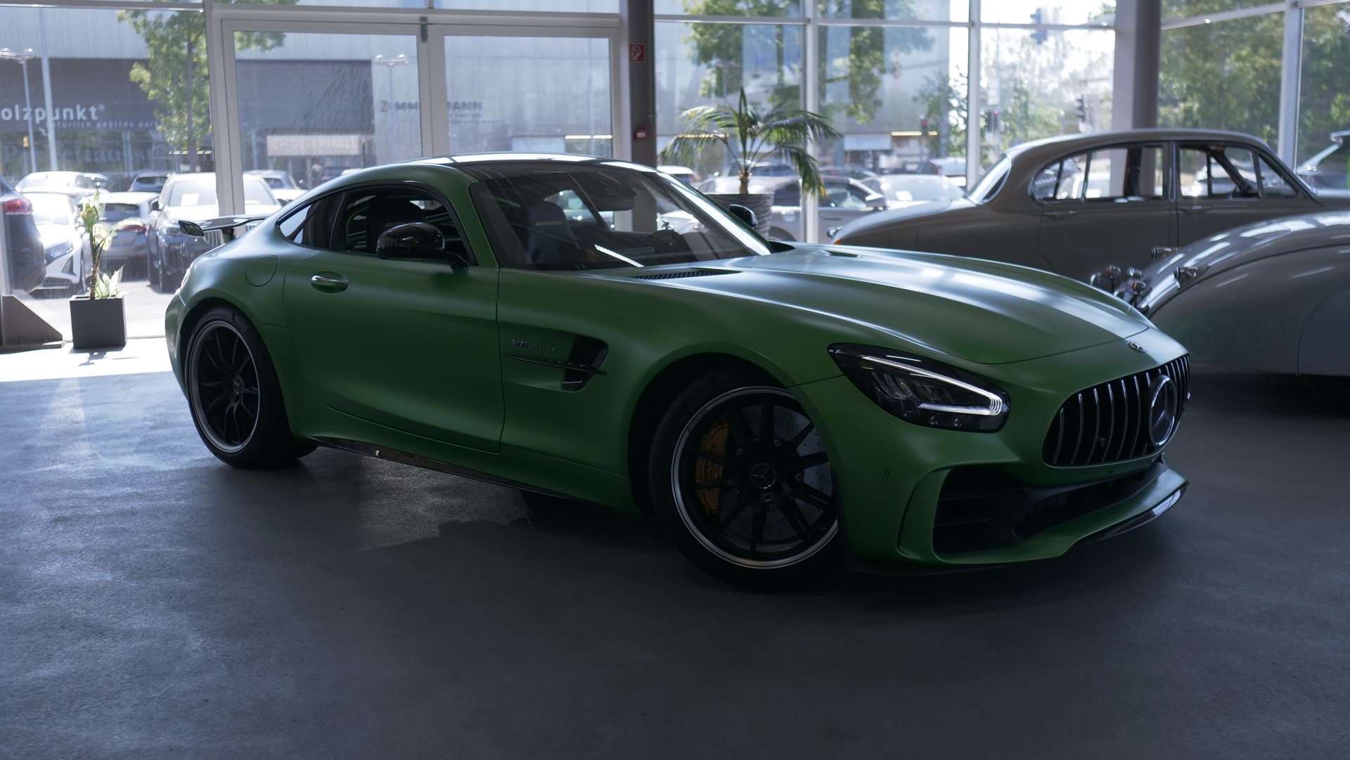 MERCEDES-BENZ AMG GT R Speedshift DCT-image-14
