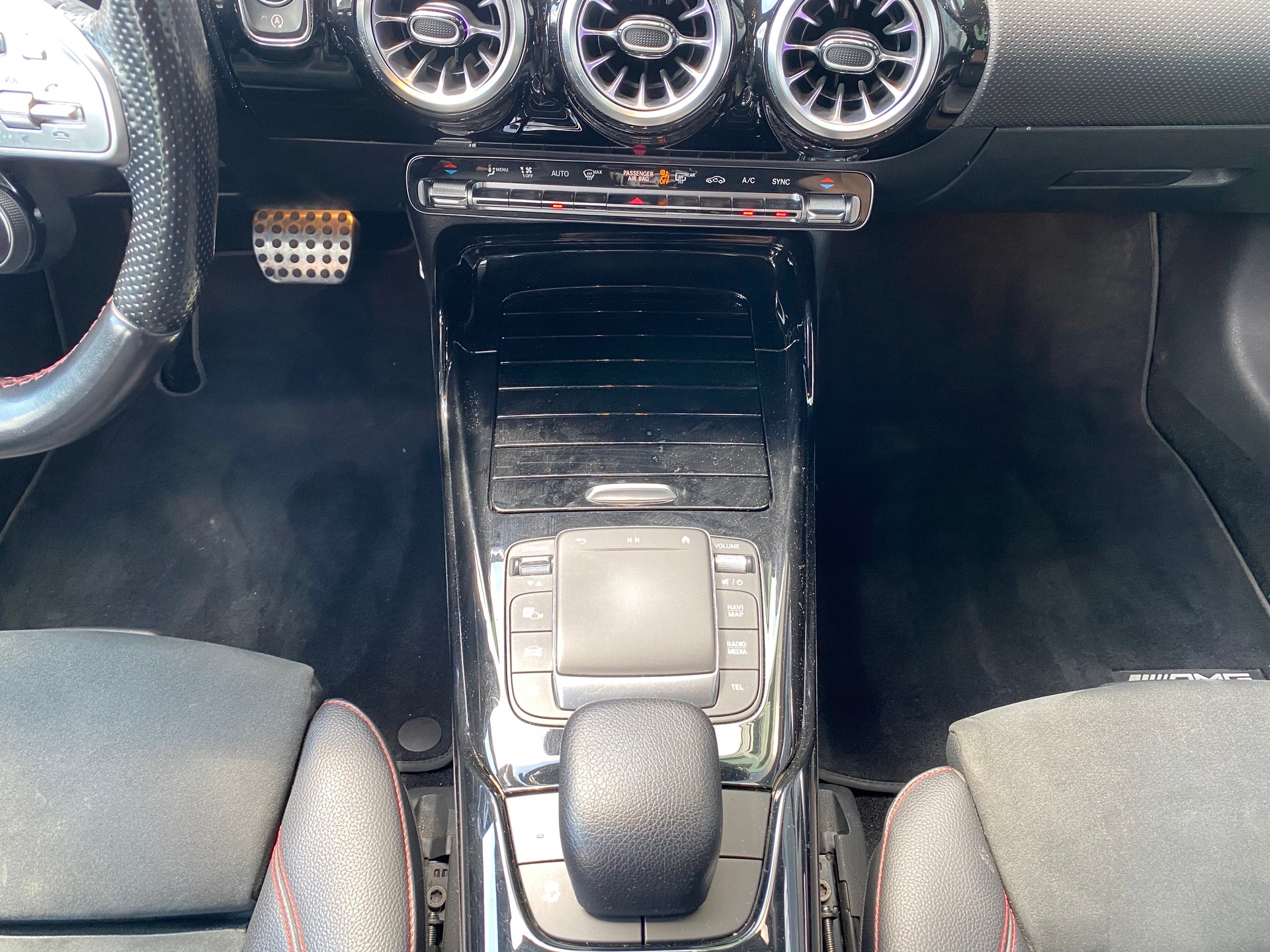 MERCEDES-BENZ CLA Shooting Brake 35 AMG 4Matic 7G-DCT-image-22
