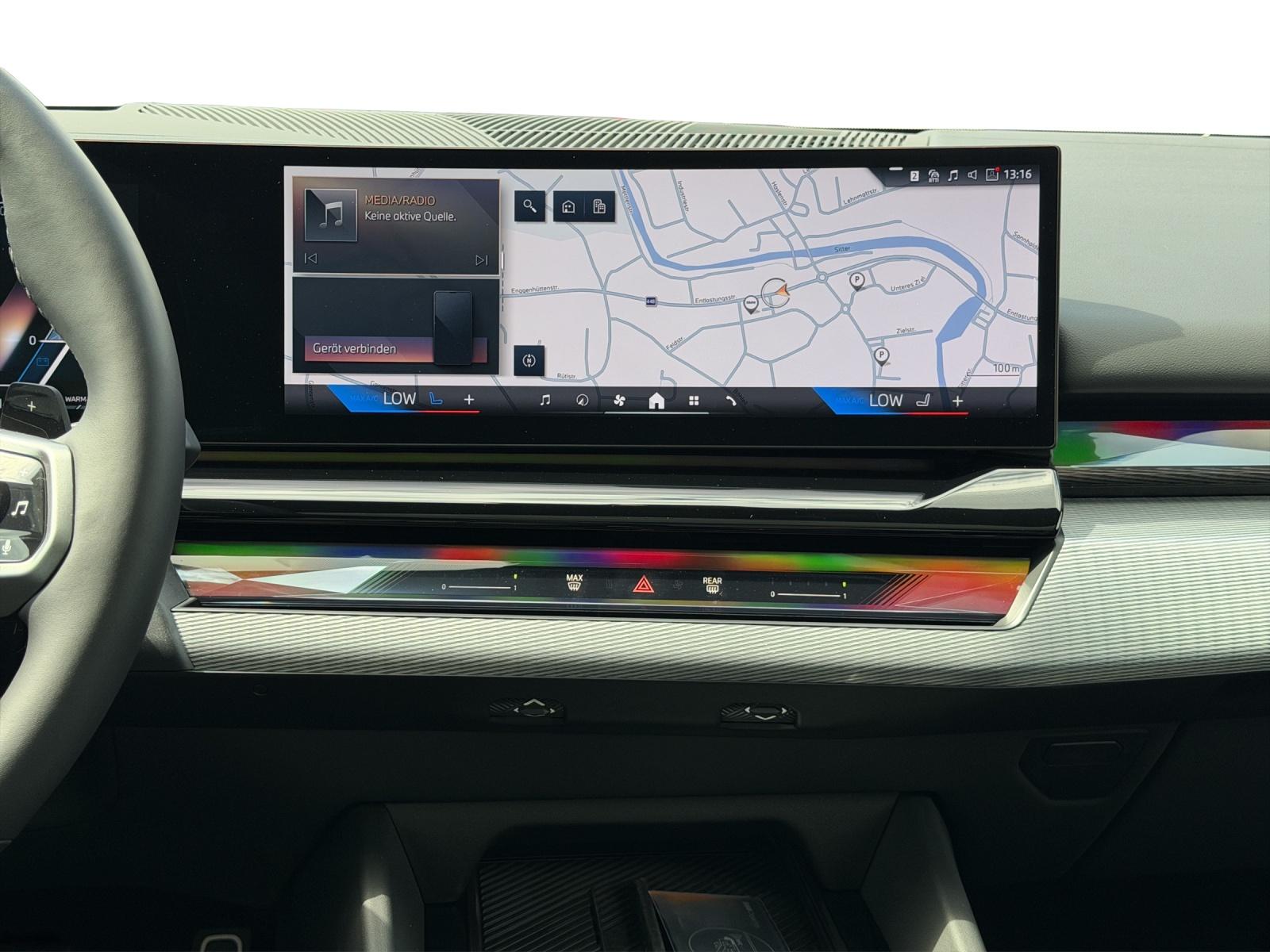 BMW 520d xDrive Touring M Sport-image-13