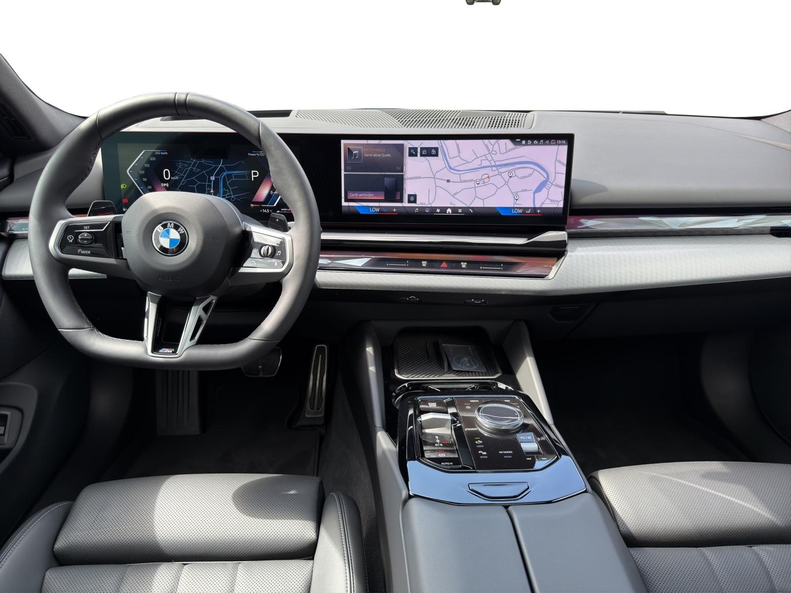 BMW 520d xDrive Touring M Sport-image-11