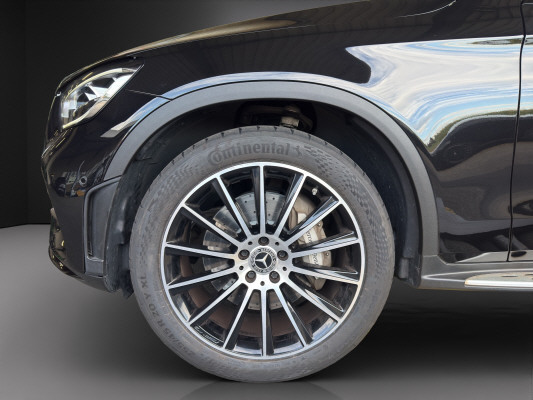 MERCEDES-BENZ GLC 200 AMG Line 4Matic-image-4