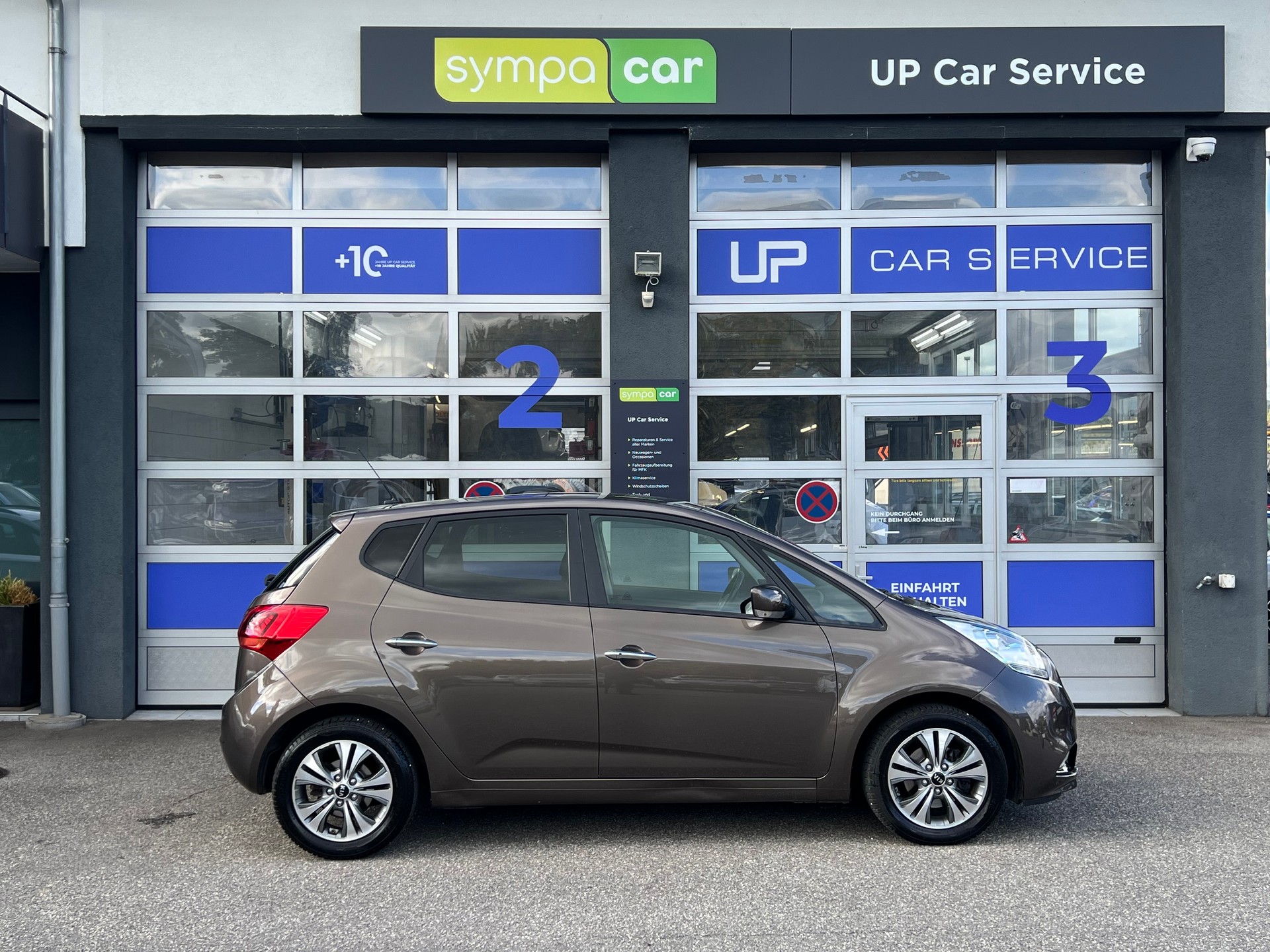 KIA Venga 1.6 CVVT Swiss Champion-showroom-element-3