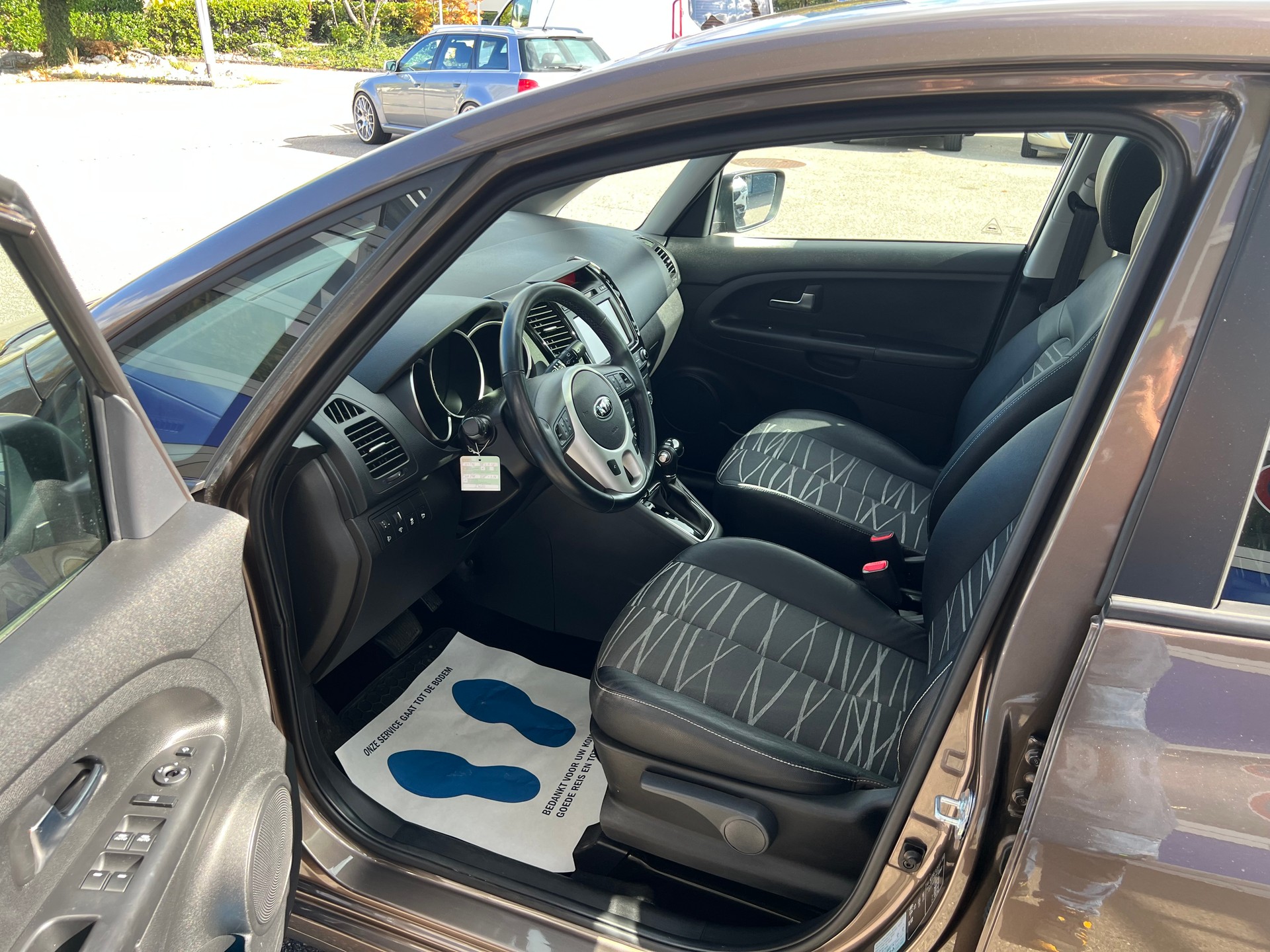 KIA Venga 1.6 CVVT Swiss Champion-image-14