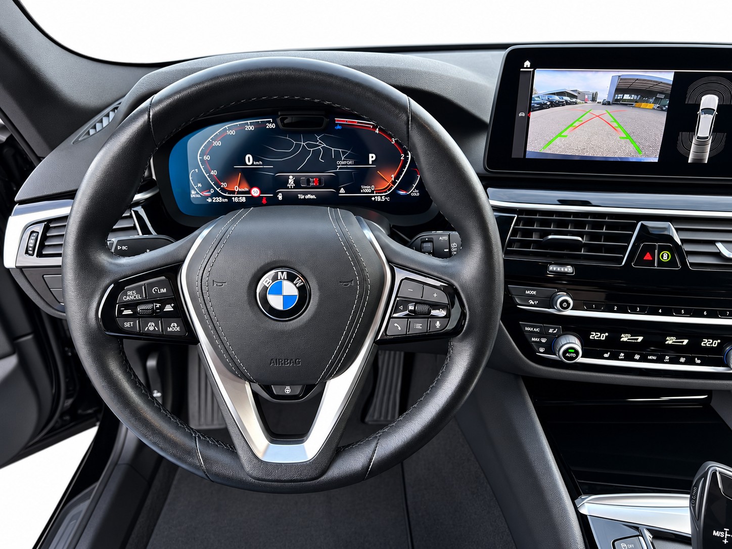 BMW 520d xDrive Touring-image-18