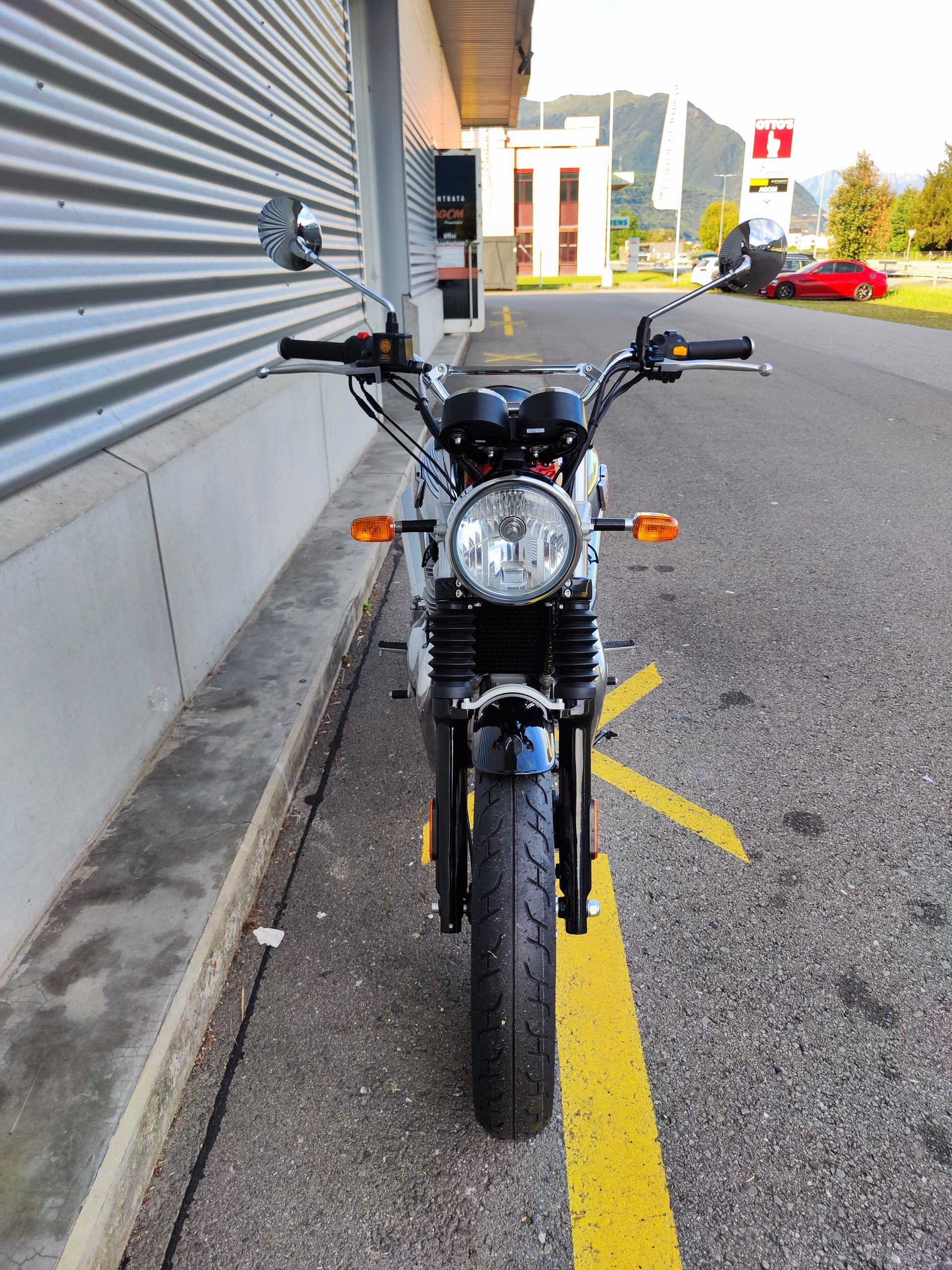 ROYAL ENFIELD Interceptor 650 Custom-image-3