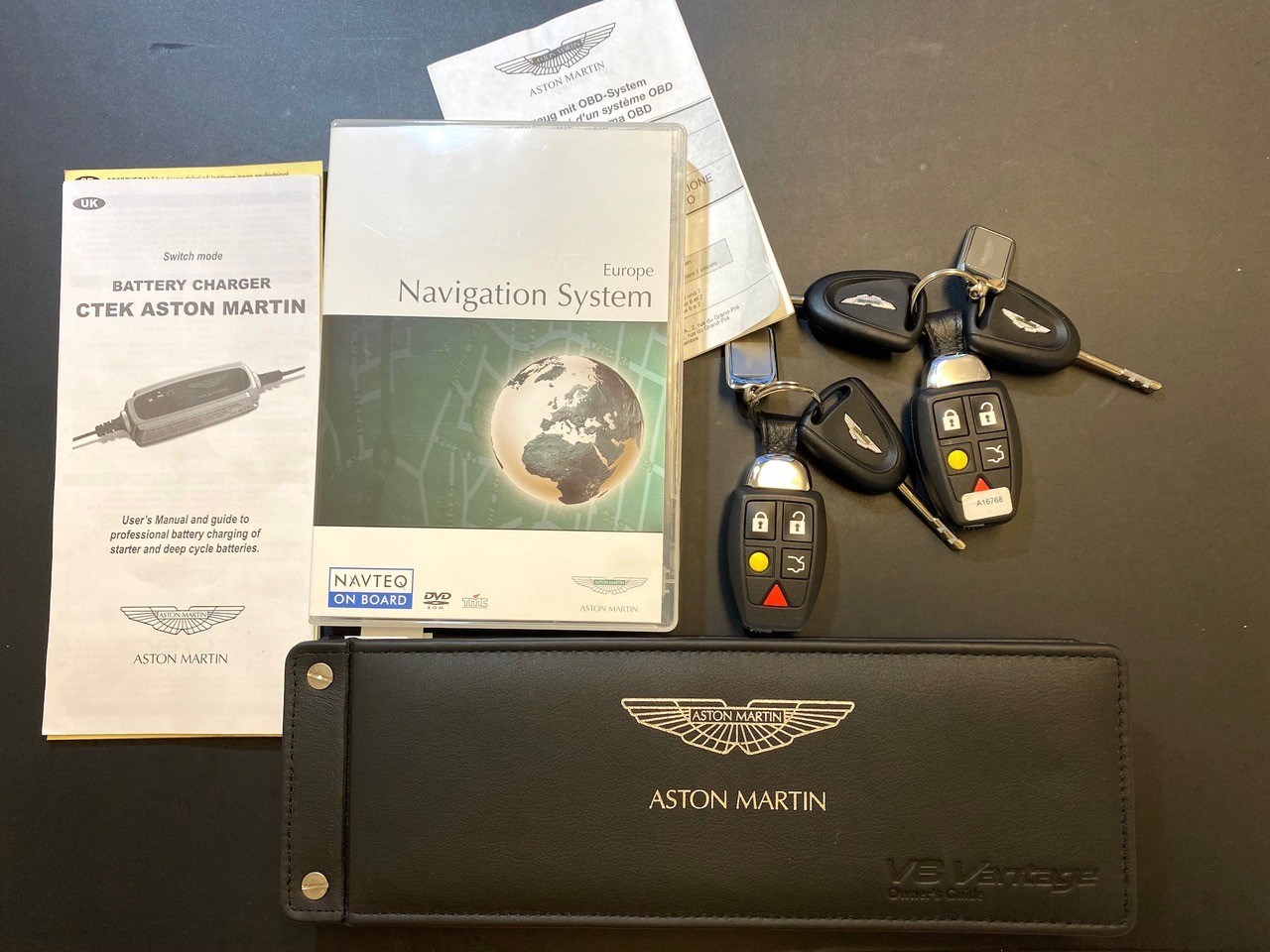 ASTON MARTIN V8 Vantage 4.3 Cabriolet Rarer Handschalter-image-11