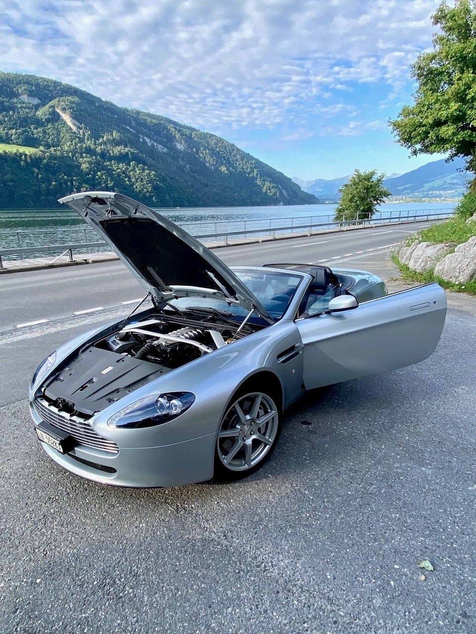 ASTON MARTIN V8 Vantage 4.3 Cabriolet Rarer Handschalter-image-4